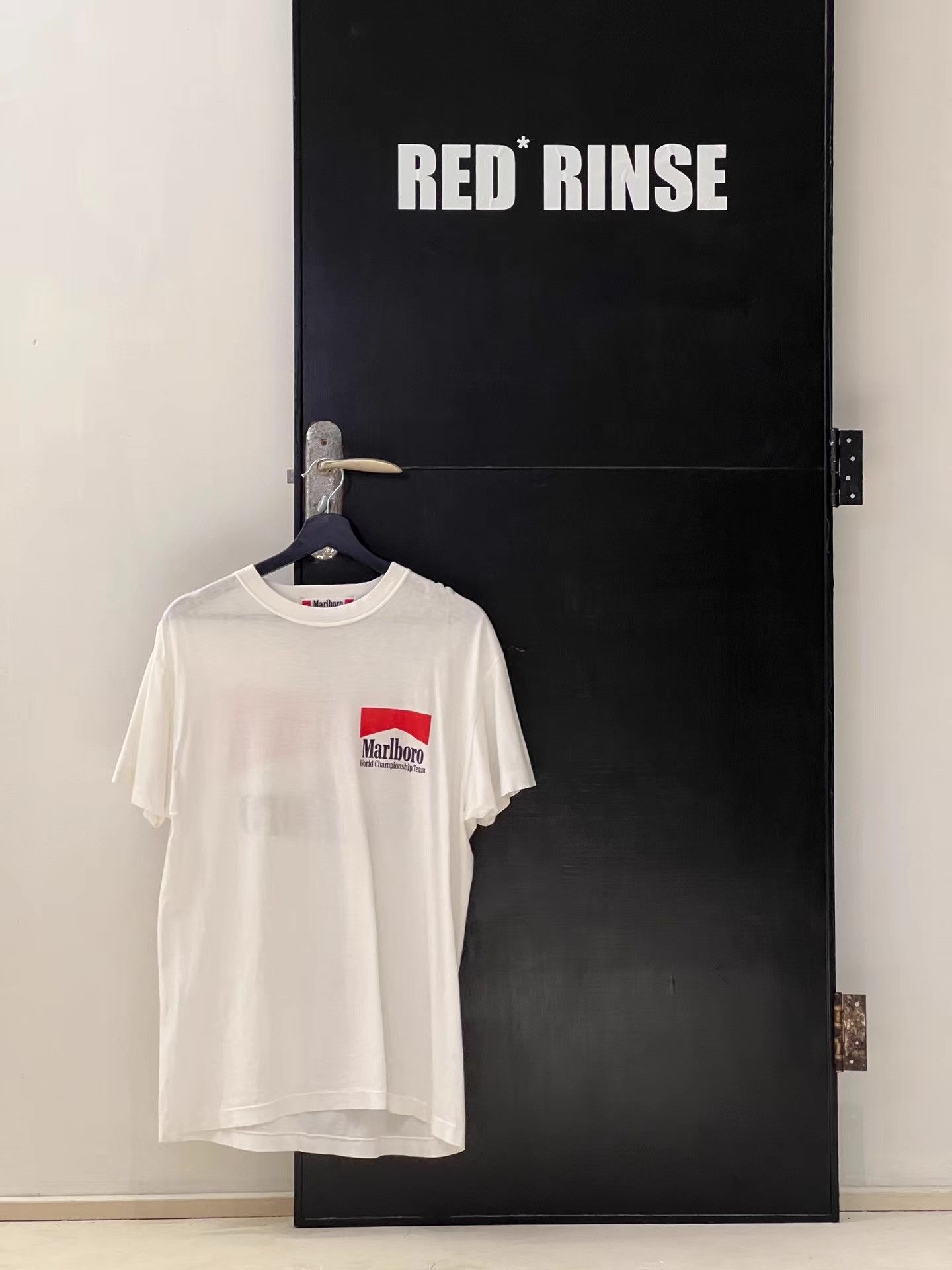 Vintage Vintage Archive Marlboro Short Sleeve T‑shirt Q13 Size US L / EU 52-54 / 3 - 5 Thumbnail