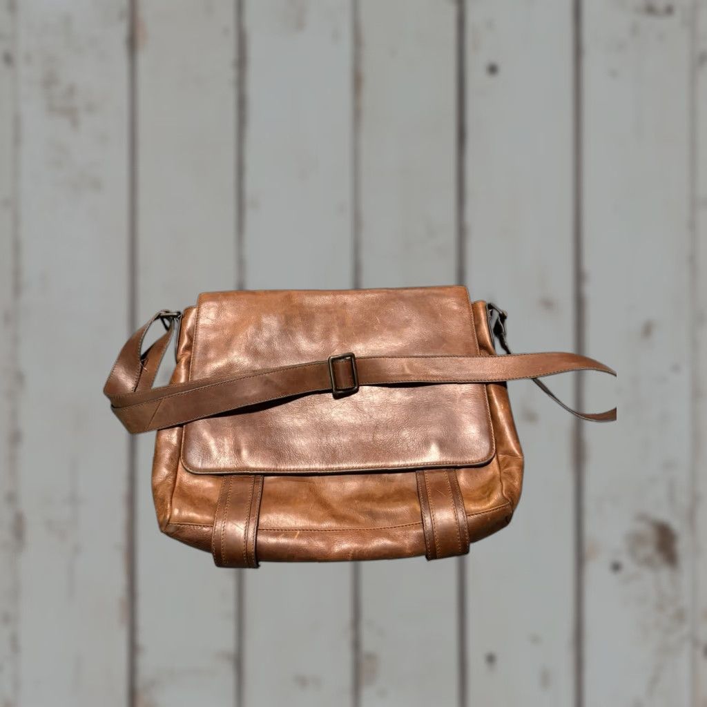 Frye VINTAGE Frye Oliver Leather Messenger Bag Brown Briefcase Laptop Satchel 15" MSRP 58 Unisex Adults Bag Brown Leather Messenger Pouch 15" Mens Womens Size ONE SIZE - 1 Thumbnail