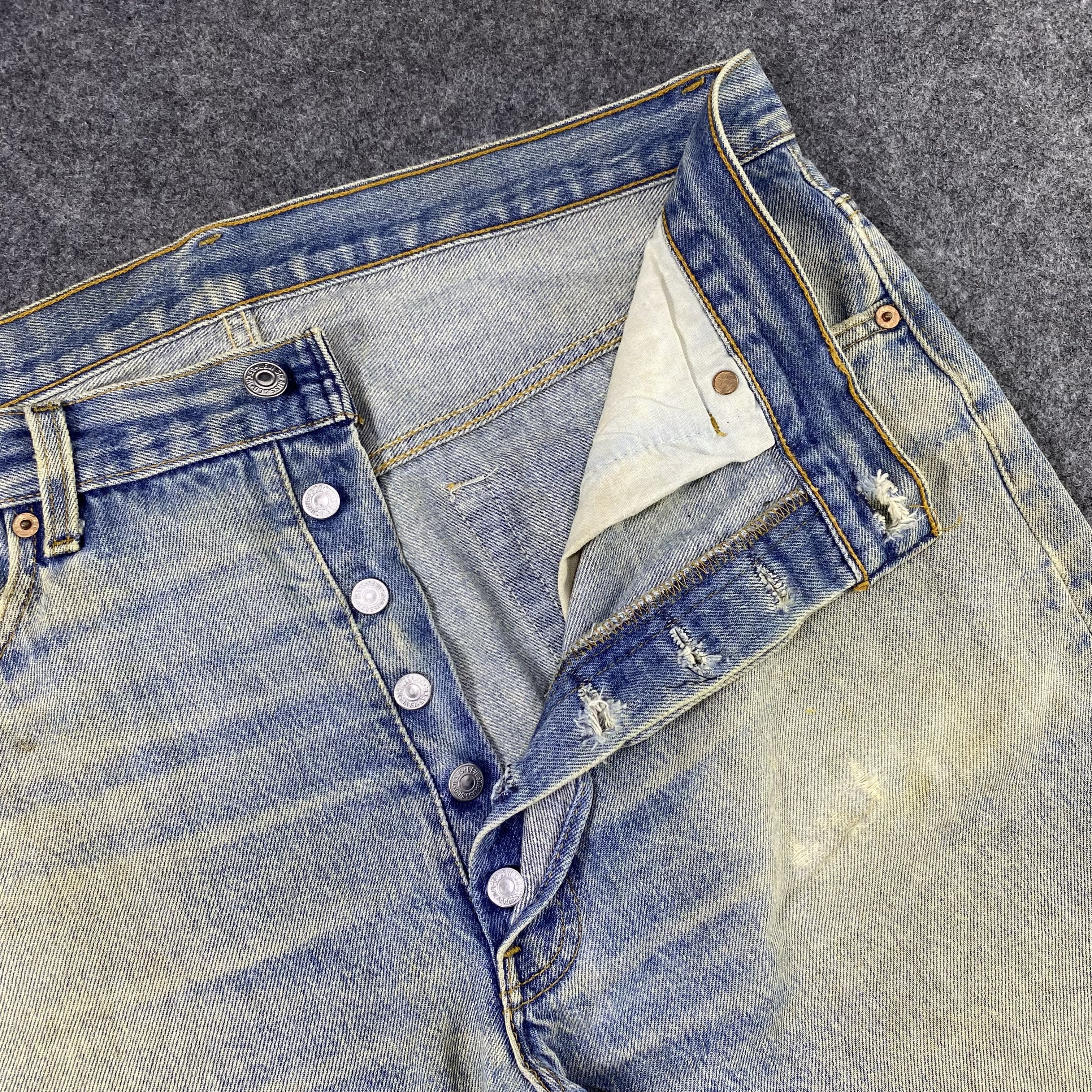 Vintage Levi's 501 Blue Wash Distressed Jeans-J1159