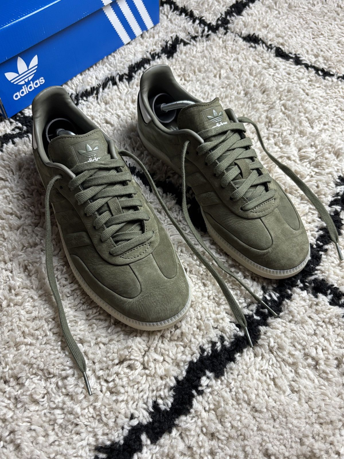 adidas gazelle silver green womens adidas Samba OG JR0890 main image 1