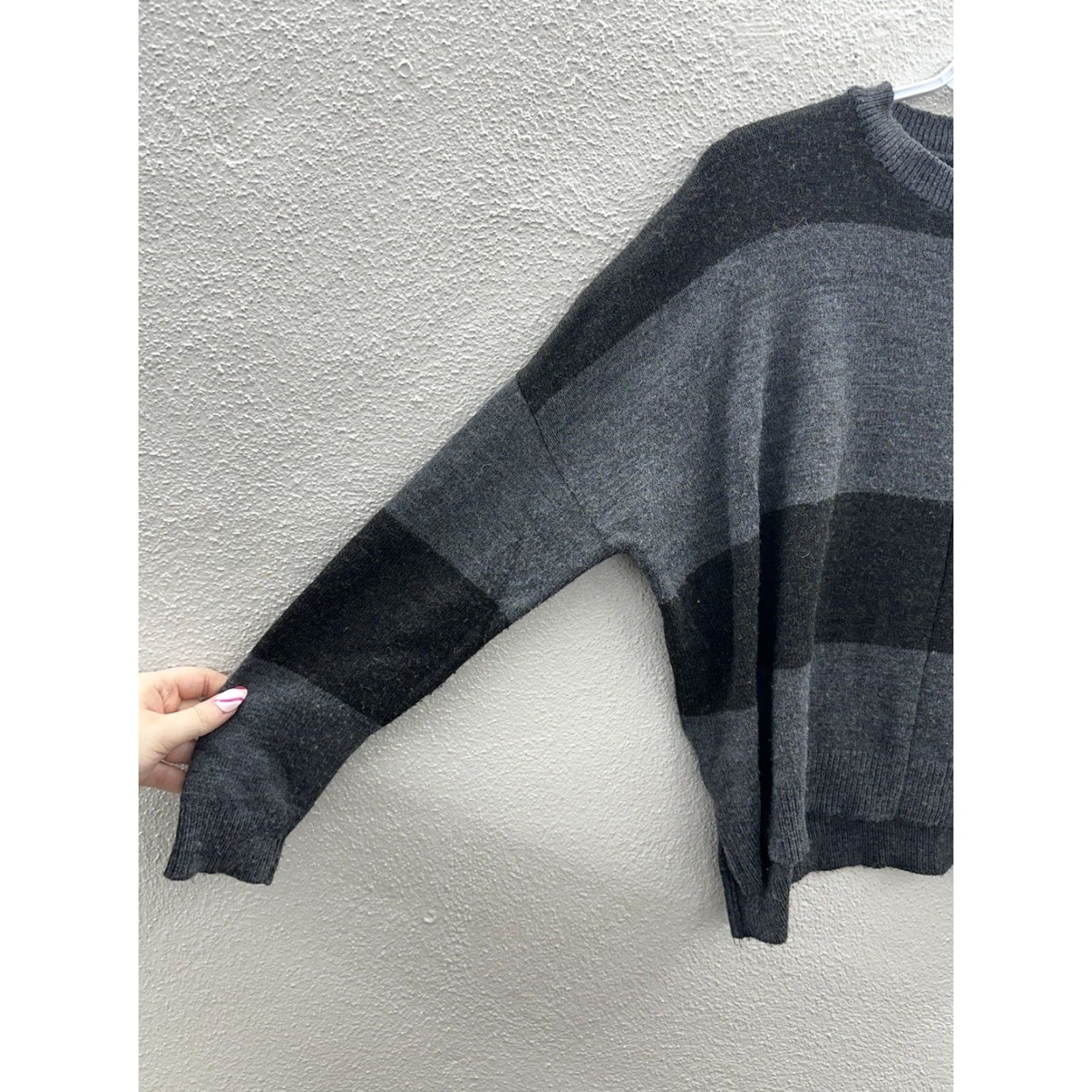 Eddie Bauer Eddie Bauer Womens Sweater Striped Pullover Long Sleeve XL Knit Lightweight Gray Crew Neck Modern Bohemian Outdoor Classics Womens Size XL / US 12-14 / IT 48-50 - 2 Thumbnail