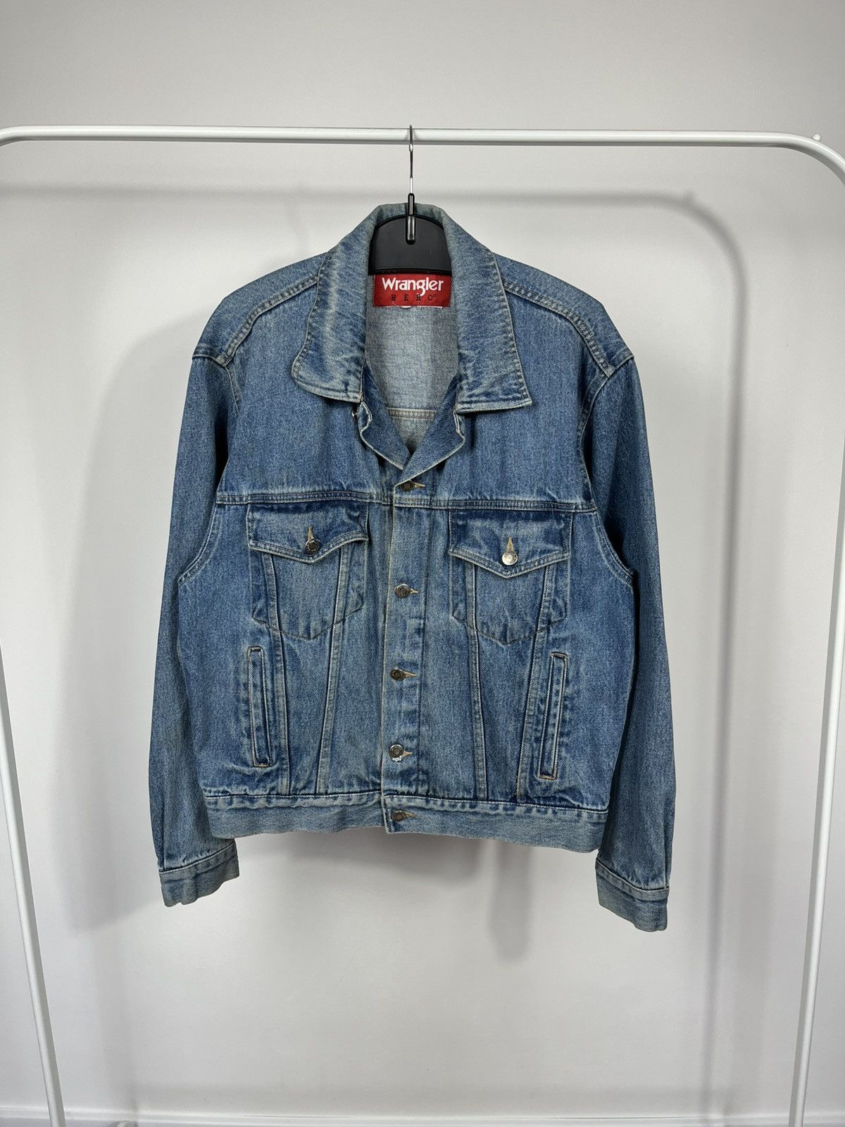 Wrangler Wrangler Hero Vintage Blue Denim Trucker Jacket Size US XL / EU 56 / 4 - 1 Thumbnail