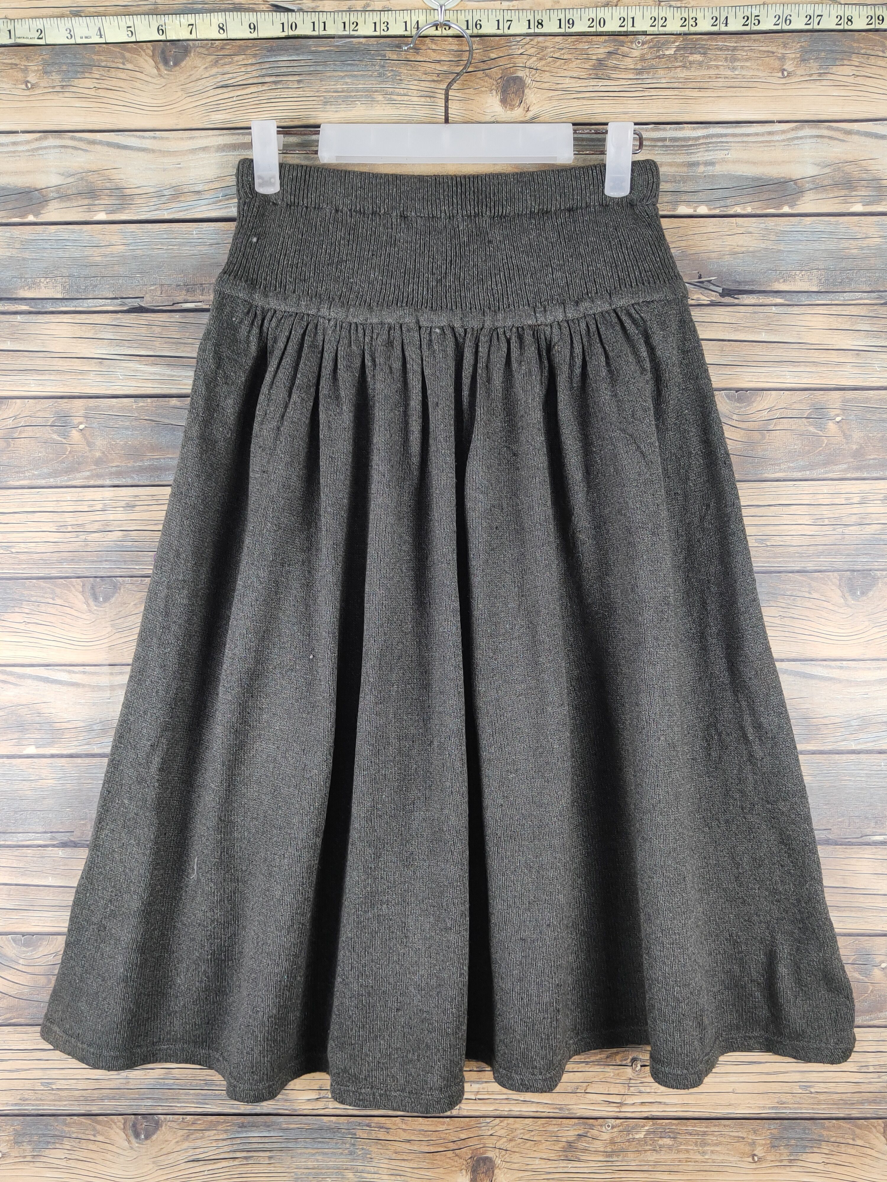 Issey Miyake DL Issey Miyake Olive Knitwear Midi Skirts #W1778 Size 28" / US 6 / IT 42 - 5 Thumbnail