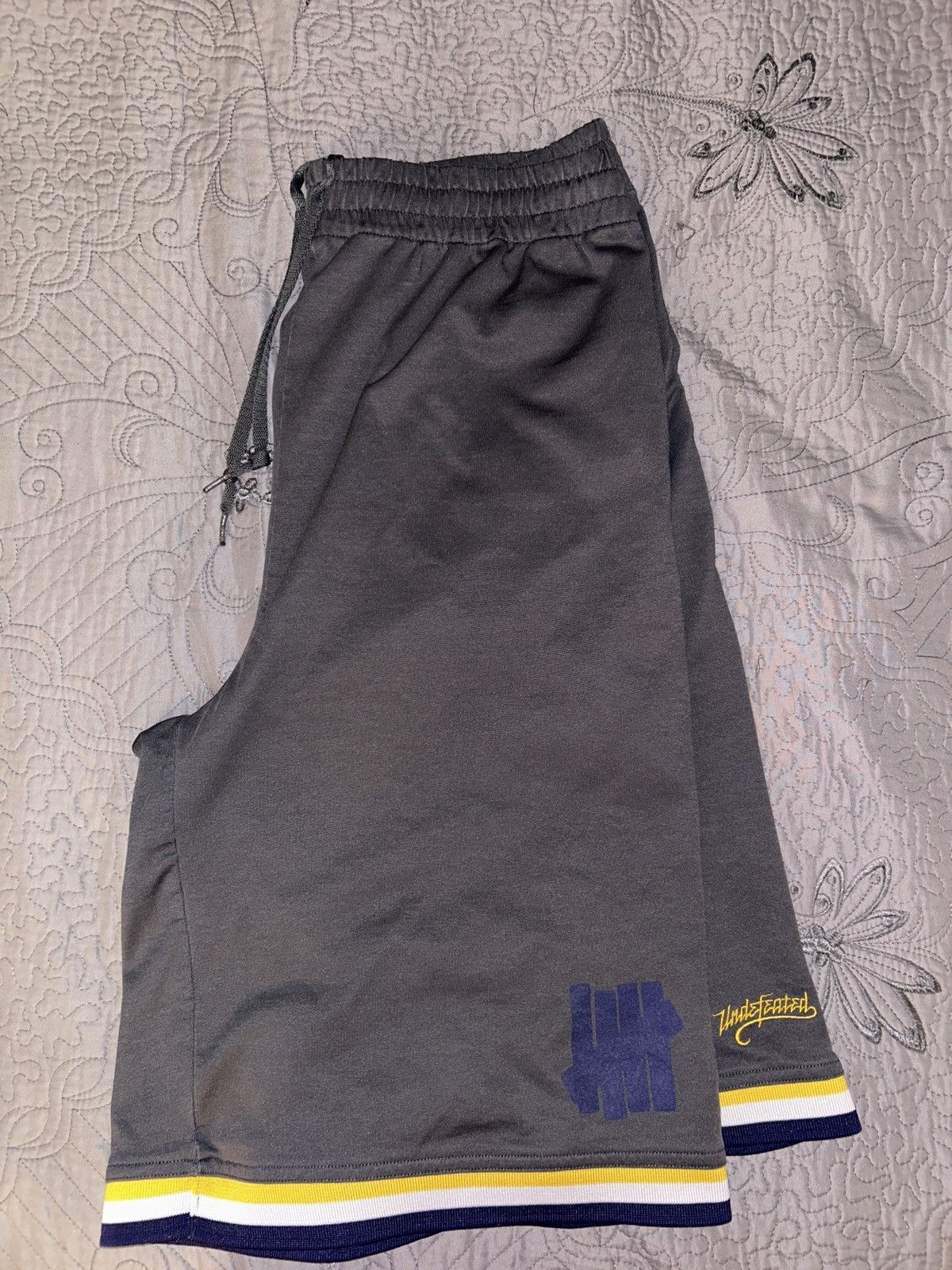 Undefeated Undefeated shorts Size US 32 / EU 48 - 1 Thumbnail