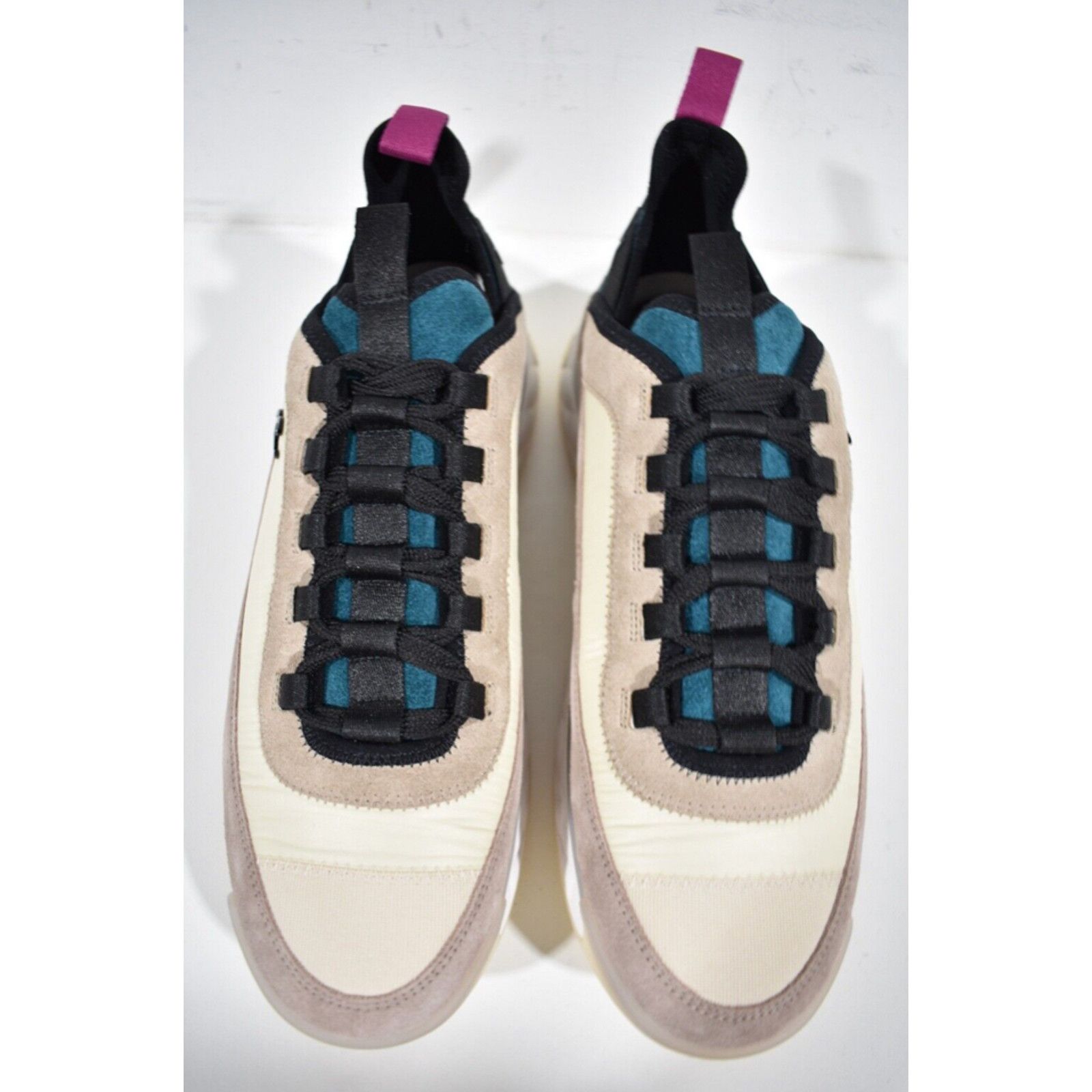Chanel 20K CC Logo Lace Up Flat Runner Trainer Sneaker 41 Size US 11 / IT 41 - 7 Thumbnail
