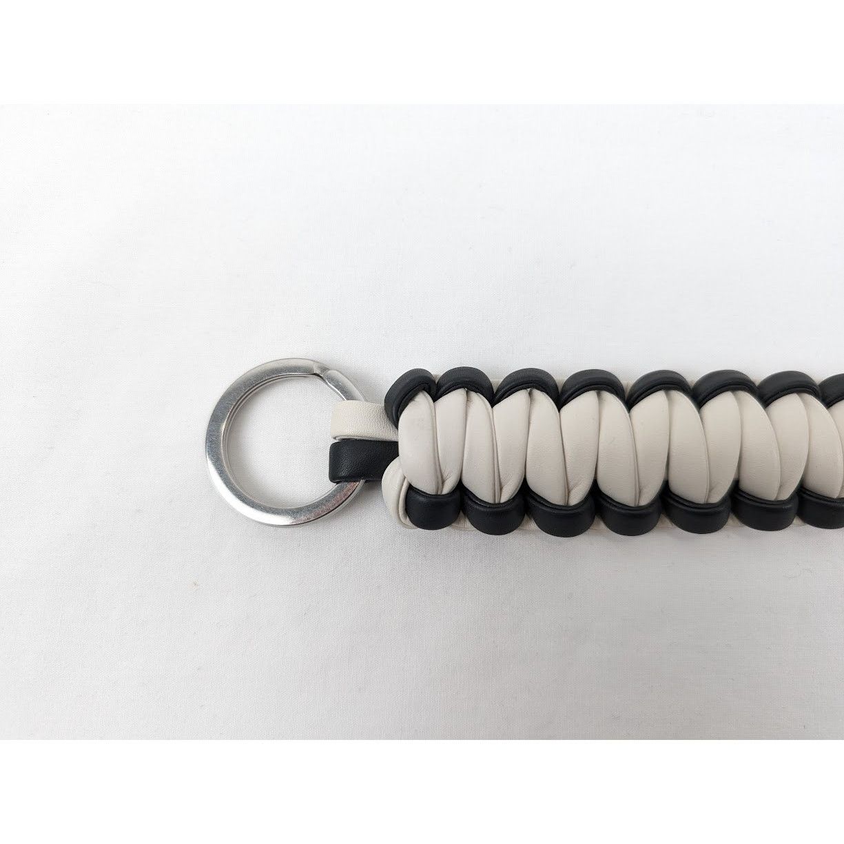 Bottega Veneta o1rshd1 Size: OS / Matt Calf Key Ring in Plaster/Nero Size ONE SIZE - 3 Thumbnail