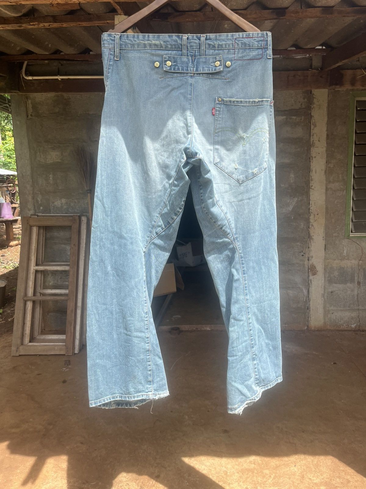 Levi's Faded Levi’s Engineered Back Strap Distressed Size US 36 / EU 52 - 1 Thumbnail