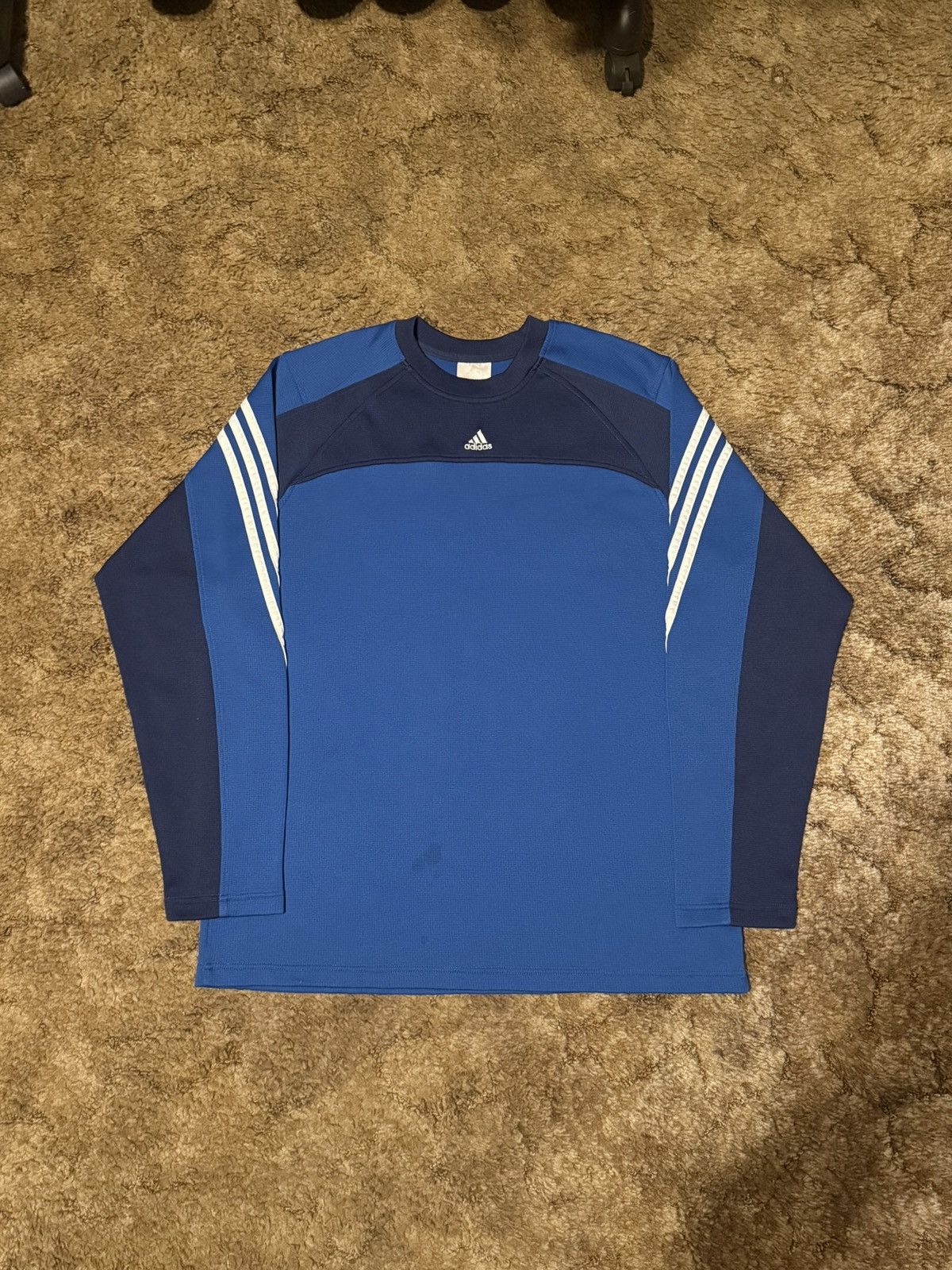 Adidas Vintage Y2K Adidas Center Logo Sweatshirt Crewneck Large Size US L / EU 52-54 / 3 - 1 Thumbnail
