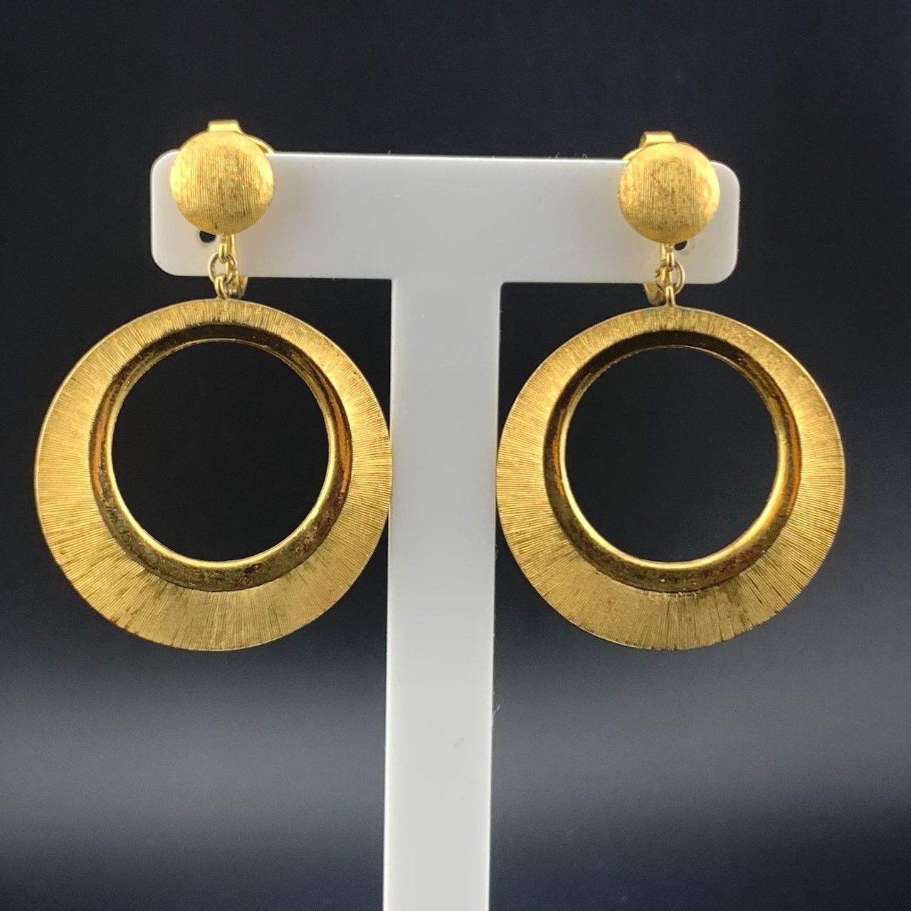 Other Trifari Vintage Gold Tone GoGo 60s Mod Clip on Earrings 2" Size ONE SIZE - 1 Thumbnail