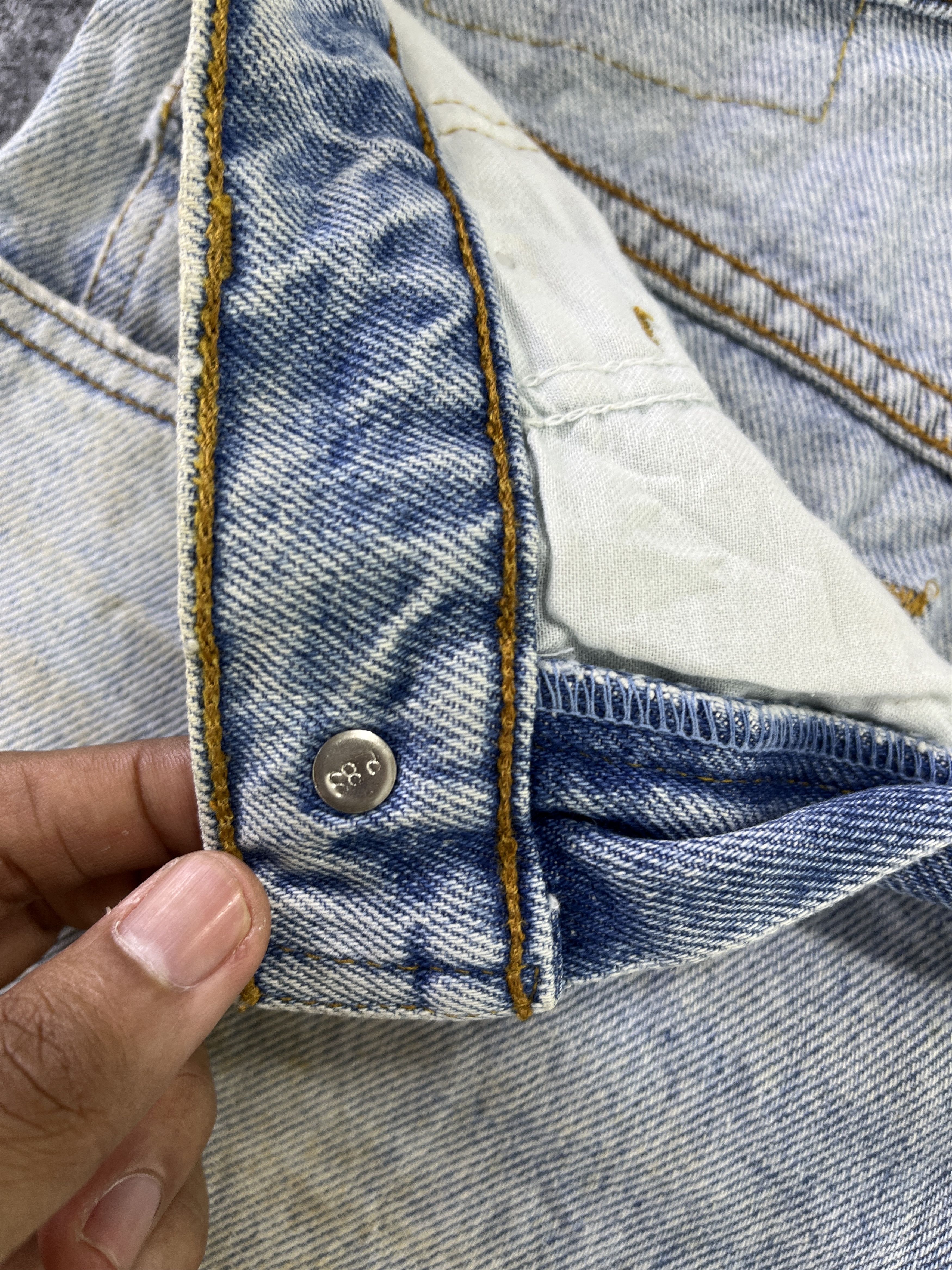 Levi's 90's Vintage Levis 514 Light Wash Jeans - J926 Size 26" / US 2 / IT 38 - 9 Thumbnail