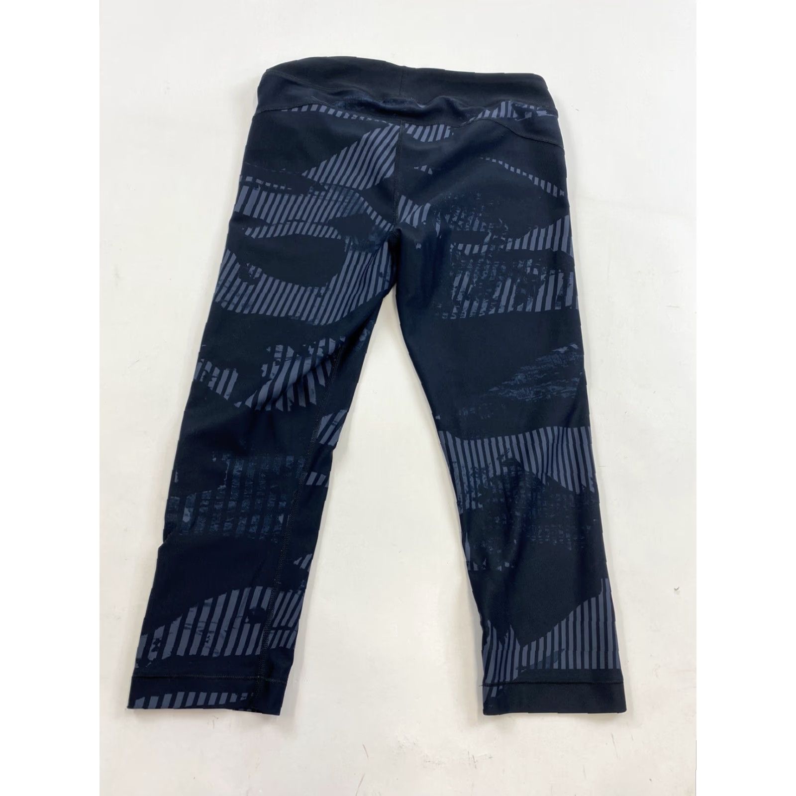 Under Armour Under Armour Cropped Leggings Womens M Black Compression Running & Jogging Gym & Training Yoga Size 32" / US 10 / IT 46 - 2 Thumbnail