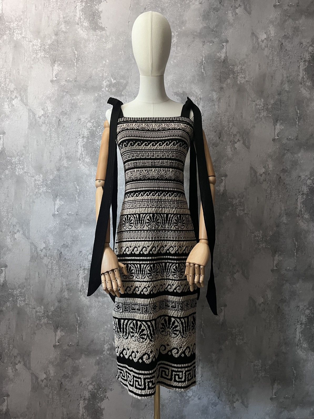 Chanel Chanel 2018 Cruise by Karl Lagerfeld paper dress Size S / US 4 / IT 40 - 1 Thumbnail