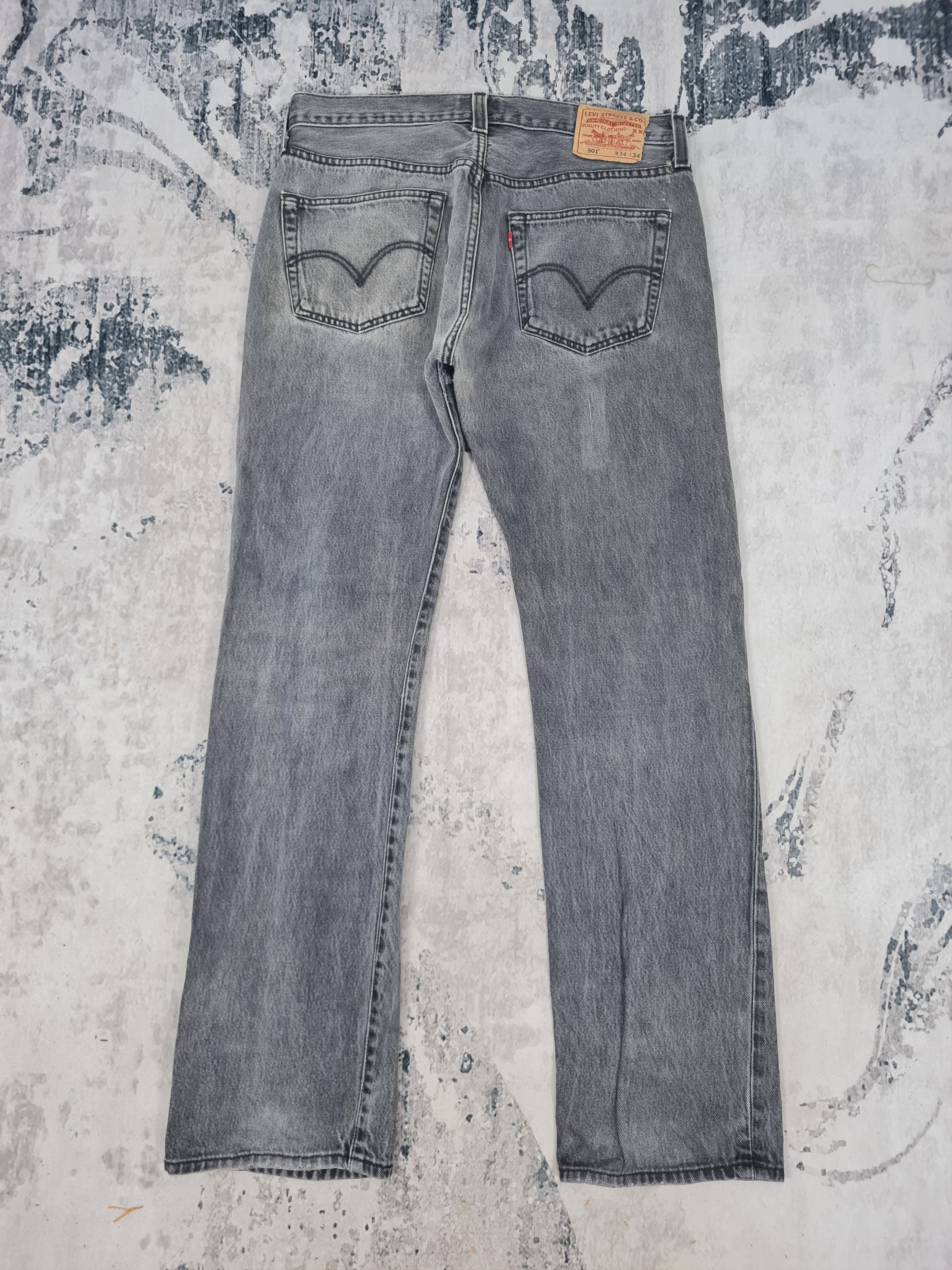 Levi's Vtg LEVIS 501 Black Sun Faded Ripped Jeans L0398 Size 34X33 Size US 34 / EU 50 - 2 Thumbnail