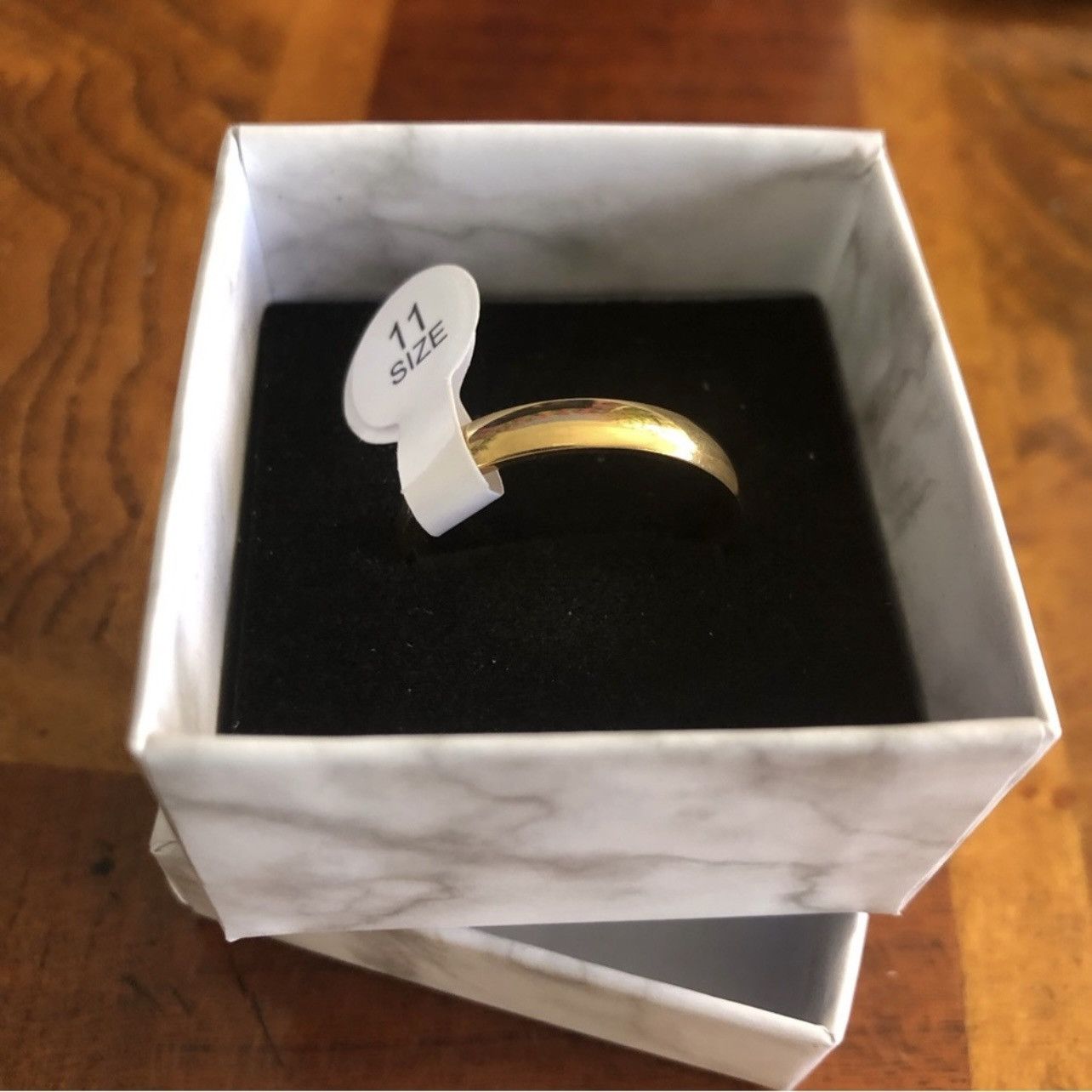 Jewelry Men’s 18kt solid yellow gold 4mm classic dome band NWT 11 Size ONE SIZE - 1 Thumbnail