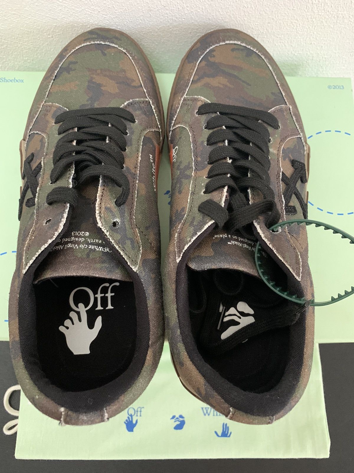 Off-White OFF-WHITE LOW VULCANIZED CAMO CANVAS Size US 7 / EU 40 - 13 Thumbnail