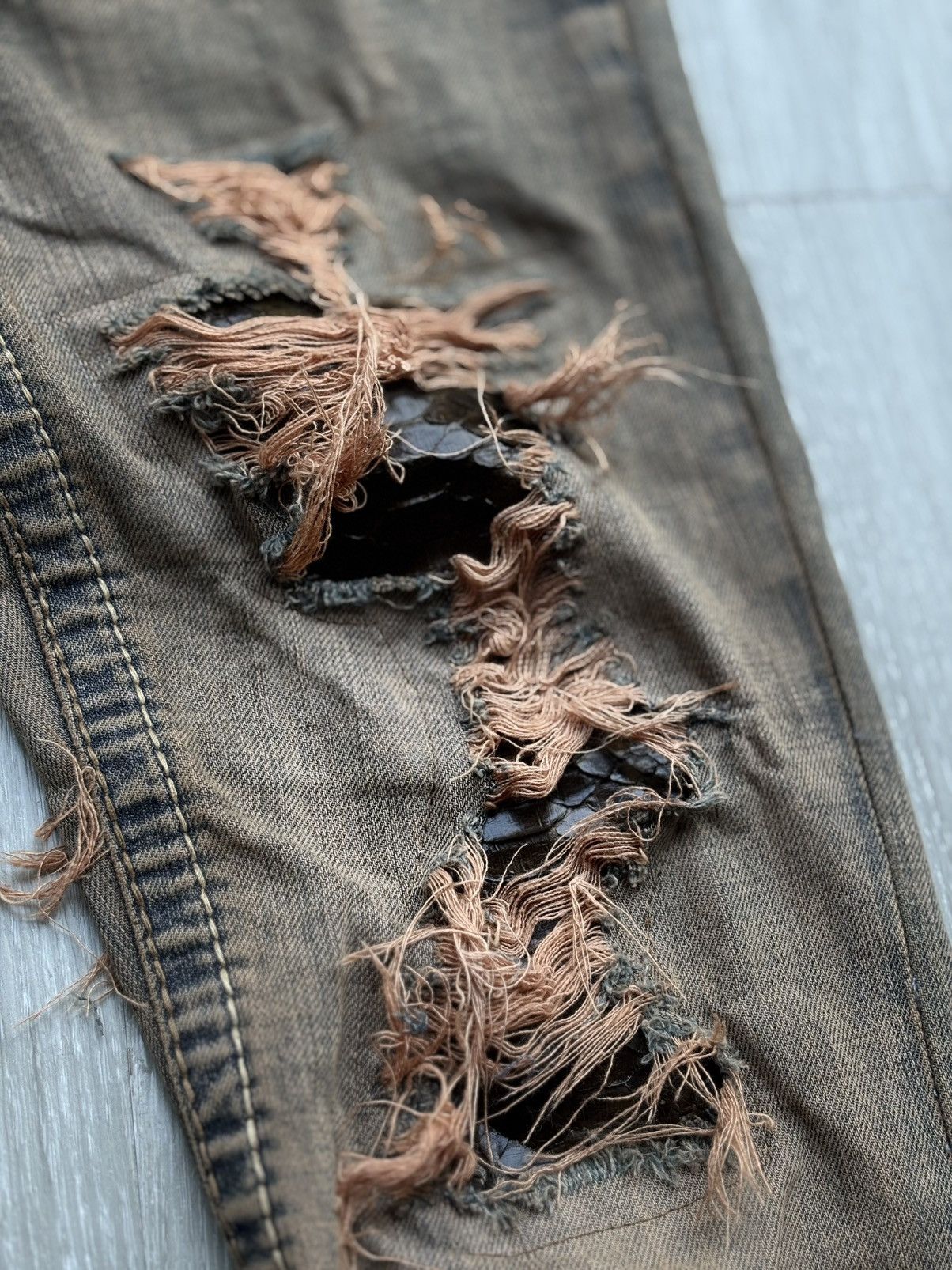 Japanese Brand SOLIDGOLD mudwash flare jeans Size US 27 - 8 Thumbnail