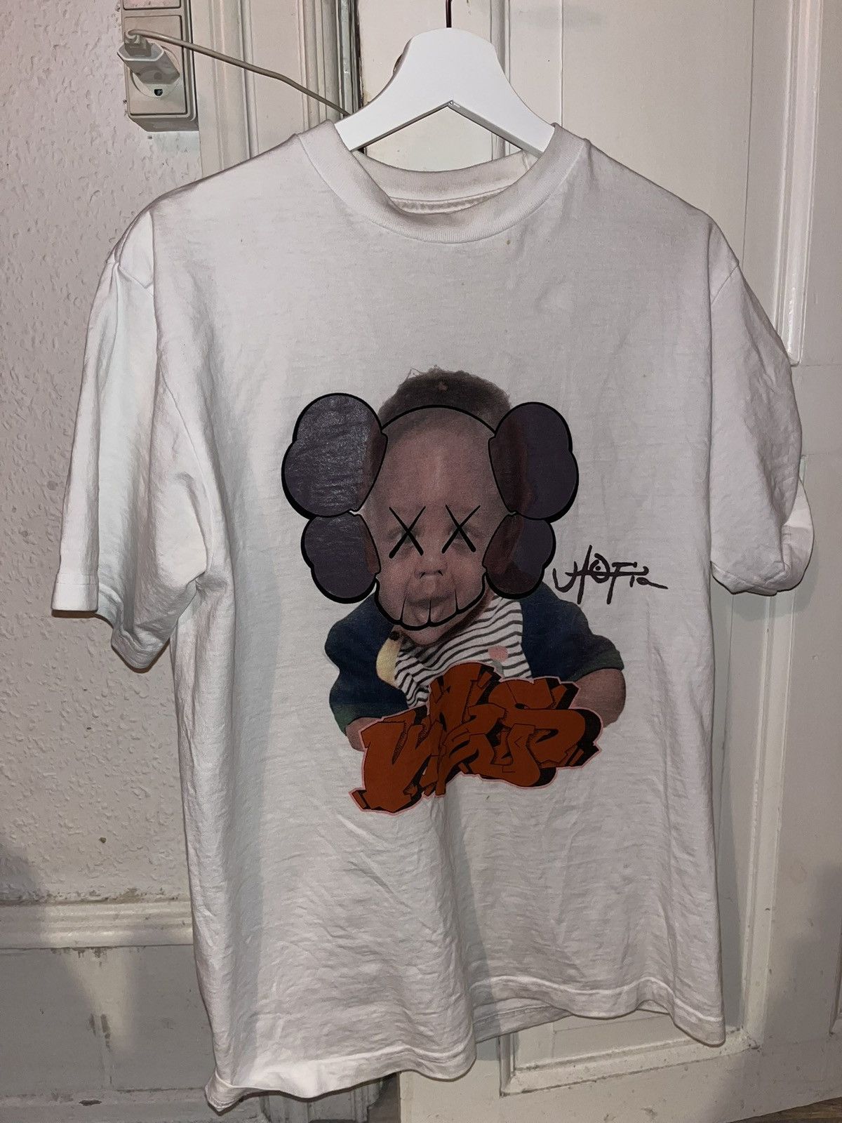 Fragment Design × Kaws × Travis Scott Travis scott x Kaws Size US M / EU 48-50 / 2 - 2 Thumbnail