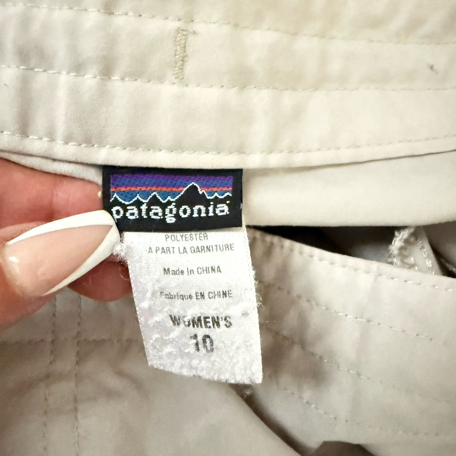 Patagonia Patagonia Lightweight Cargo Pocket Hiking Skort Skirt Khaki Size 32" / US 10 / IT 46 - 2 Thumbnail