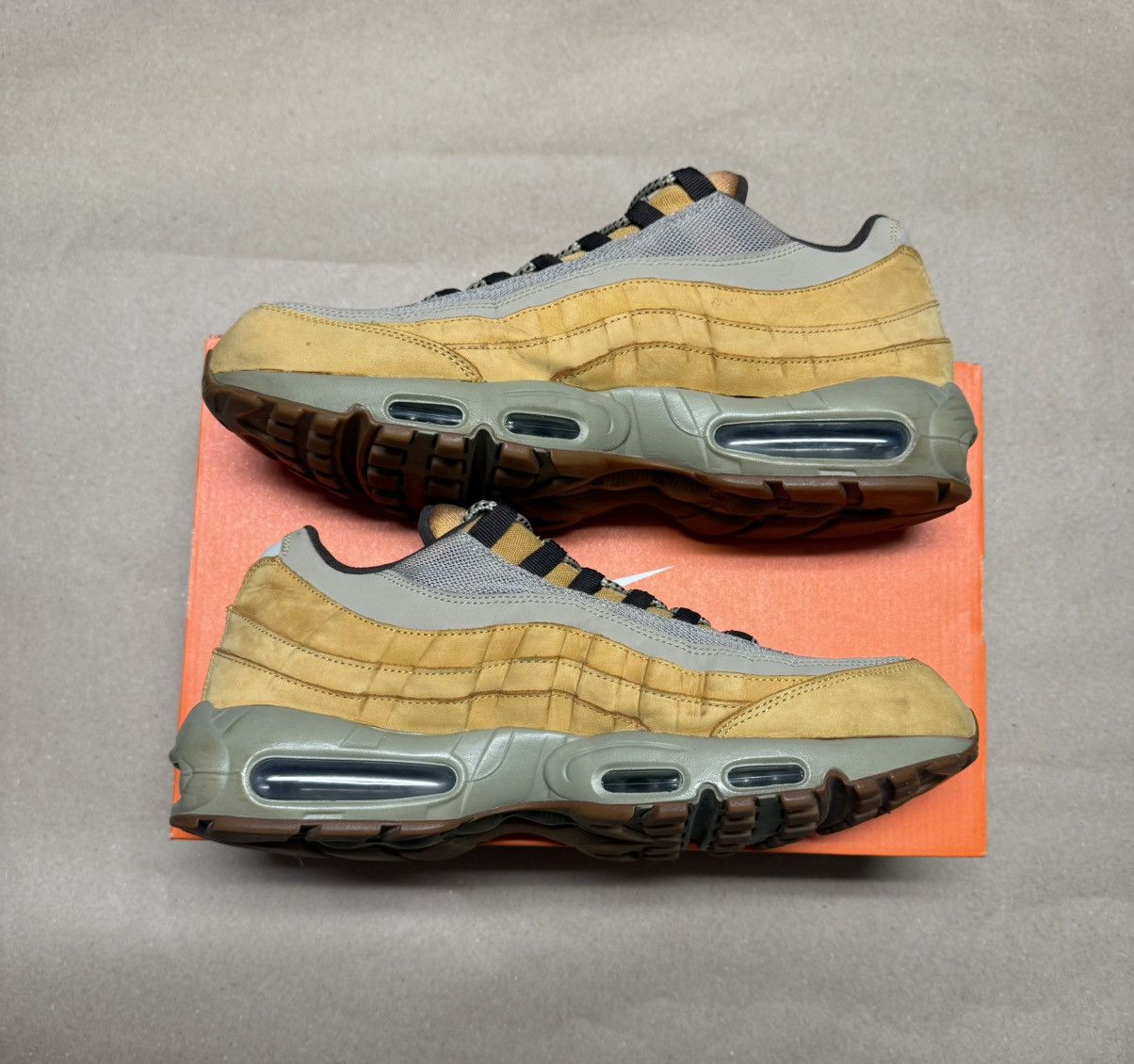Nike Nike Air Max 95 Premium Wheat size 14 men’s running Rare! Size US 14 / EU 47 - 2 Thumbnail