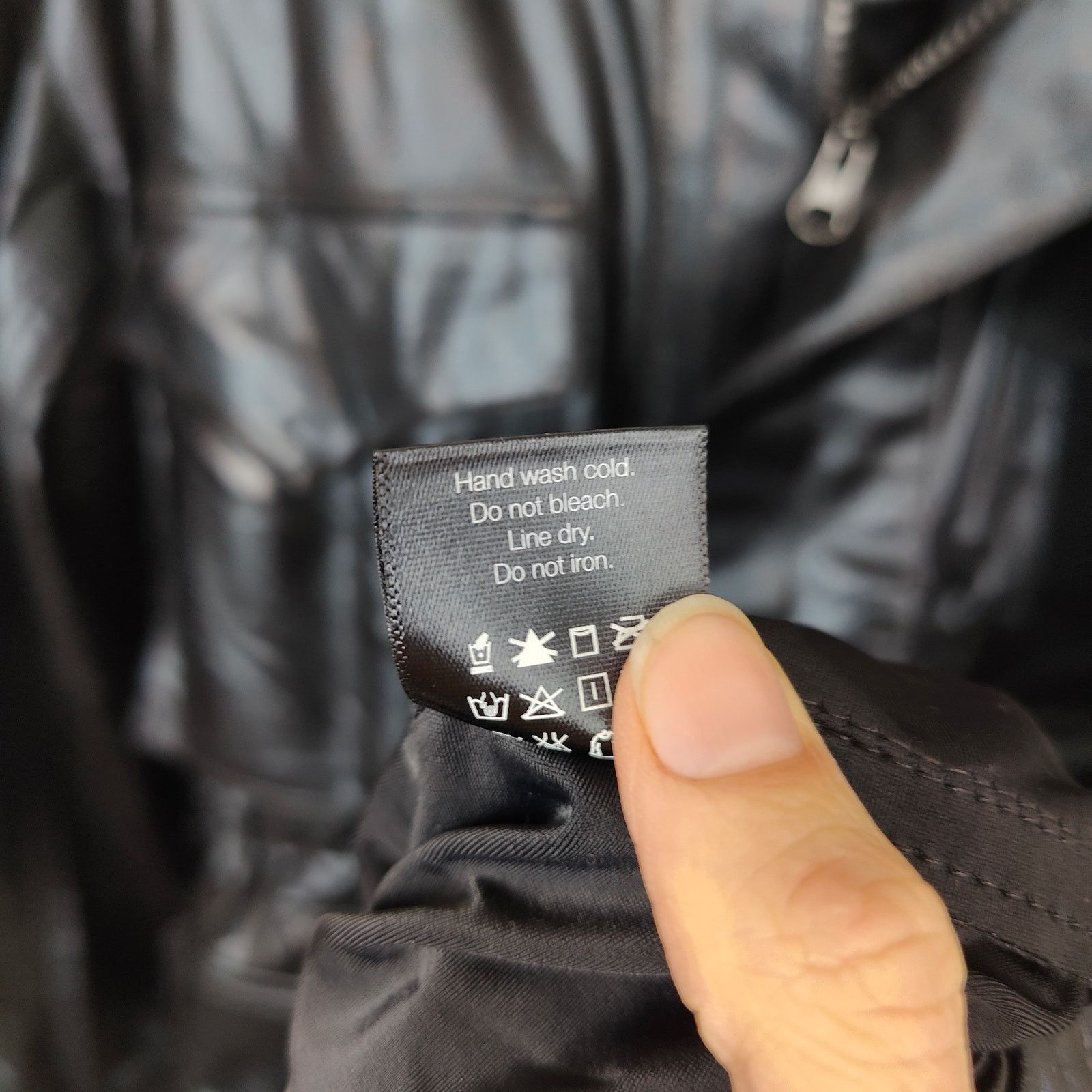 Norma Kamali Norma Kamali Short Cargo Hoodie Jacket Large Black Foil Size L / US 10 / IT 46 - 5 Thumbnail
