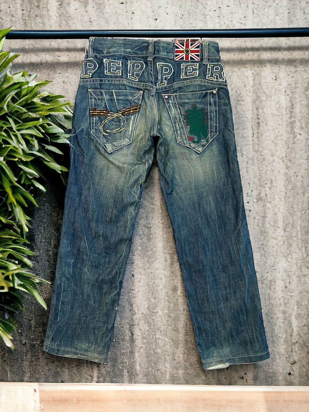 Japanese Brand Famous Fashion REDPEPPER Patches Clawmark Denim Size US 28 / EU 44 - 1 Thumbnail