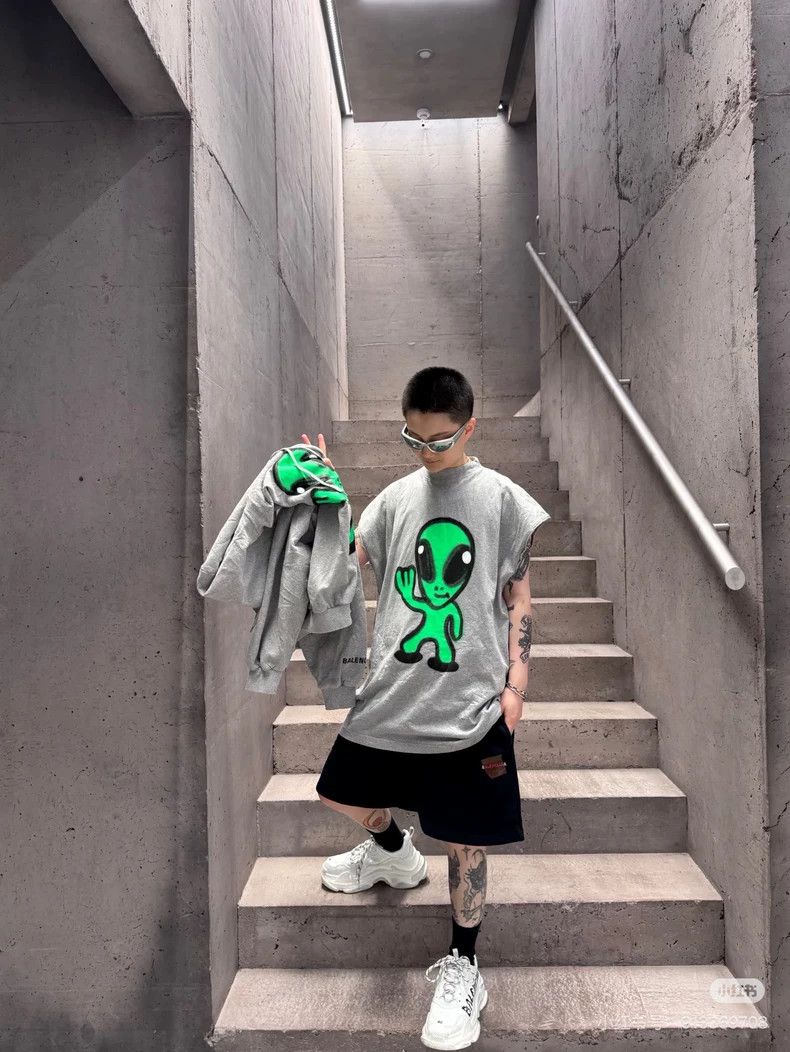 Balenciaga Balenciaga Alien smiling face luminous vest Size US S / EU 44-46 / 1 - 7 Thumbnail