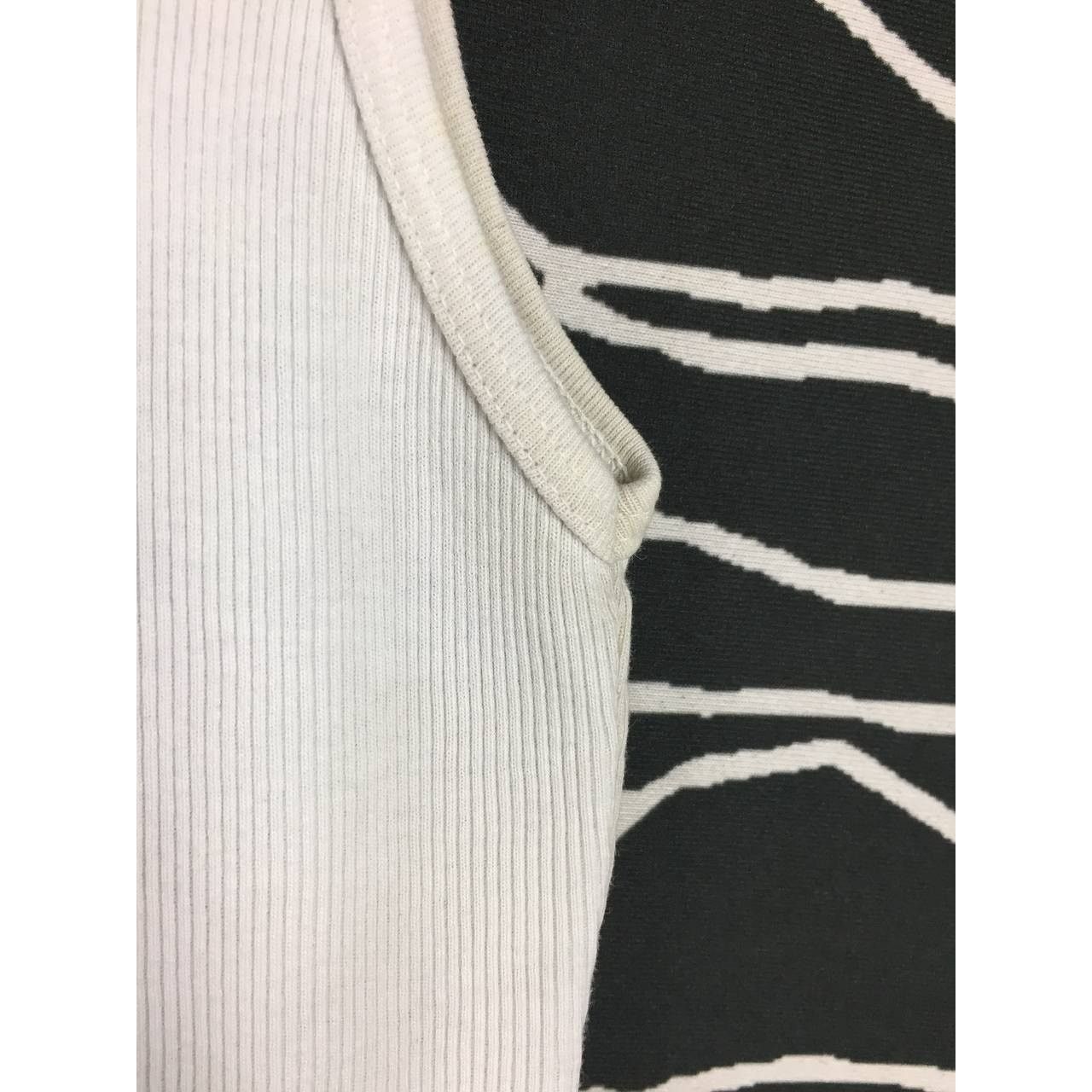 Vintage Distressed Hooters Sacramento Waitress Costume Tank Top Tee Size L / US 10 / IT 46 - 13 Thumbnail