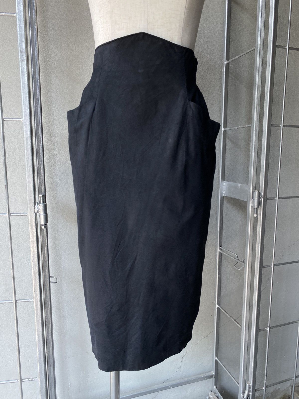 Dior Christian Dior Black Fux Leather Skirt with Pockets. Size 27" / US 4 / IT 40 - 7 Thumbnail
