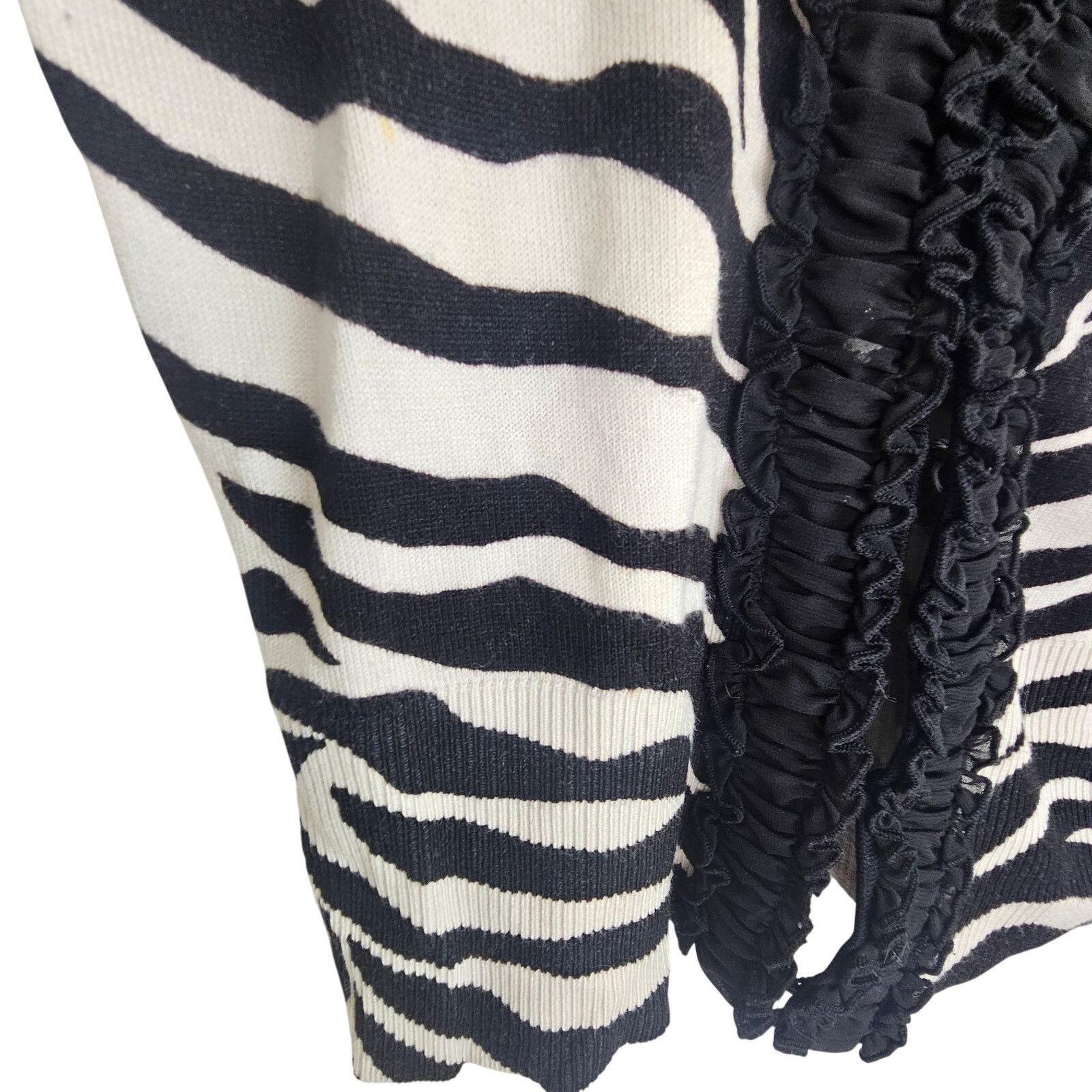 White House Black Market White House Black Market Zebra Print Cardigan Size M Clasp Size M / US 6-8 / IT 42-44 - 5 Thumbnail