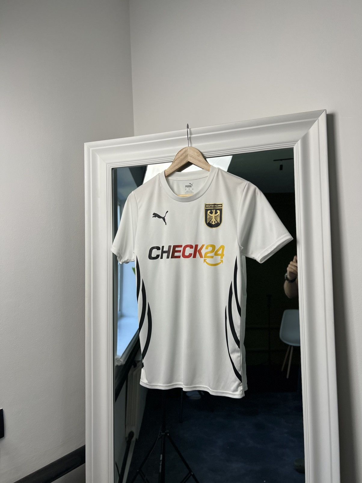 Puma PUMA Germany Football Shirt – CHECK24 Sponsor – Size S Y2K Size US S / EU 44-46 / 1 - 7 Thumbnail