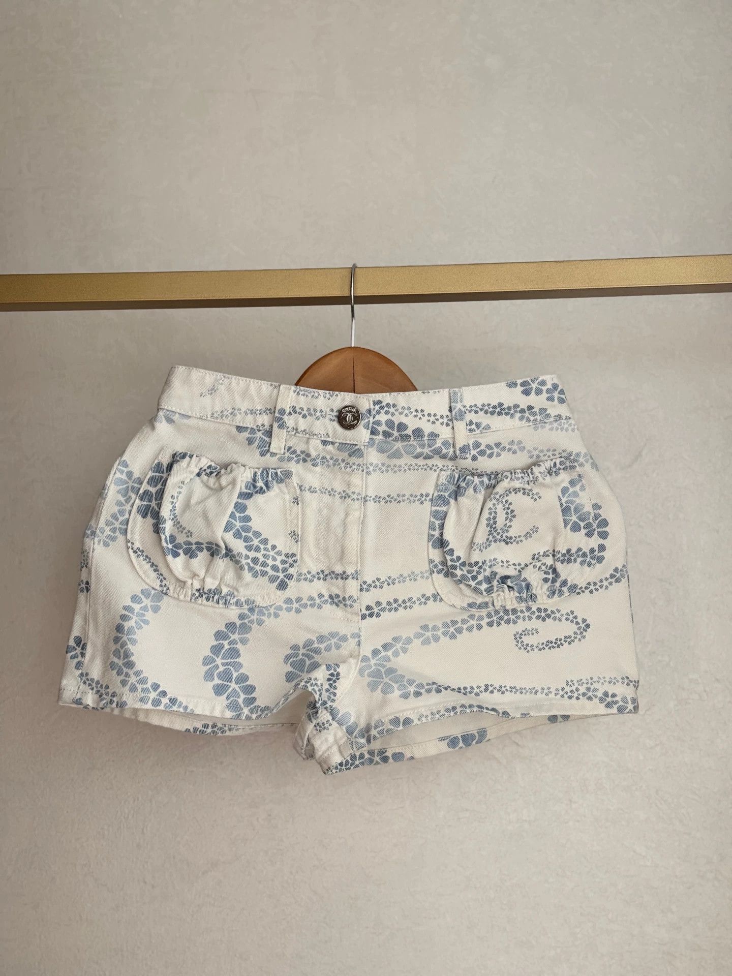 Chanel Chanel 25M Coco Beach Print Denim Short 34 Size 25" / US 0 / IT 36 - 3 Thumbnail