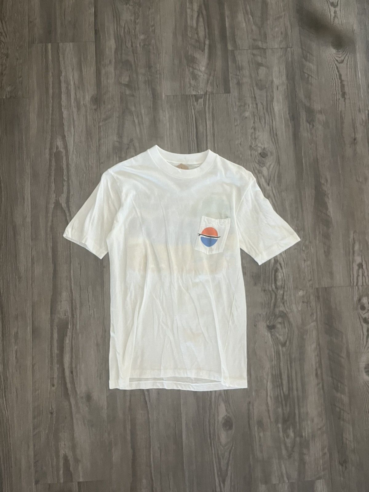 Vintage Vintage 90s Beach Tee Size US S / EU 44-46 / 1 - 3 Thumbnail