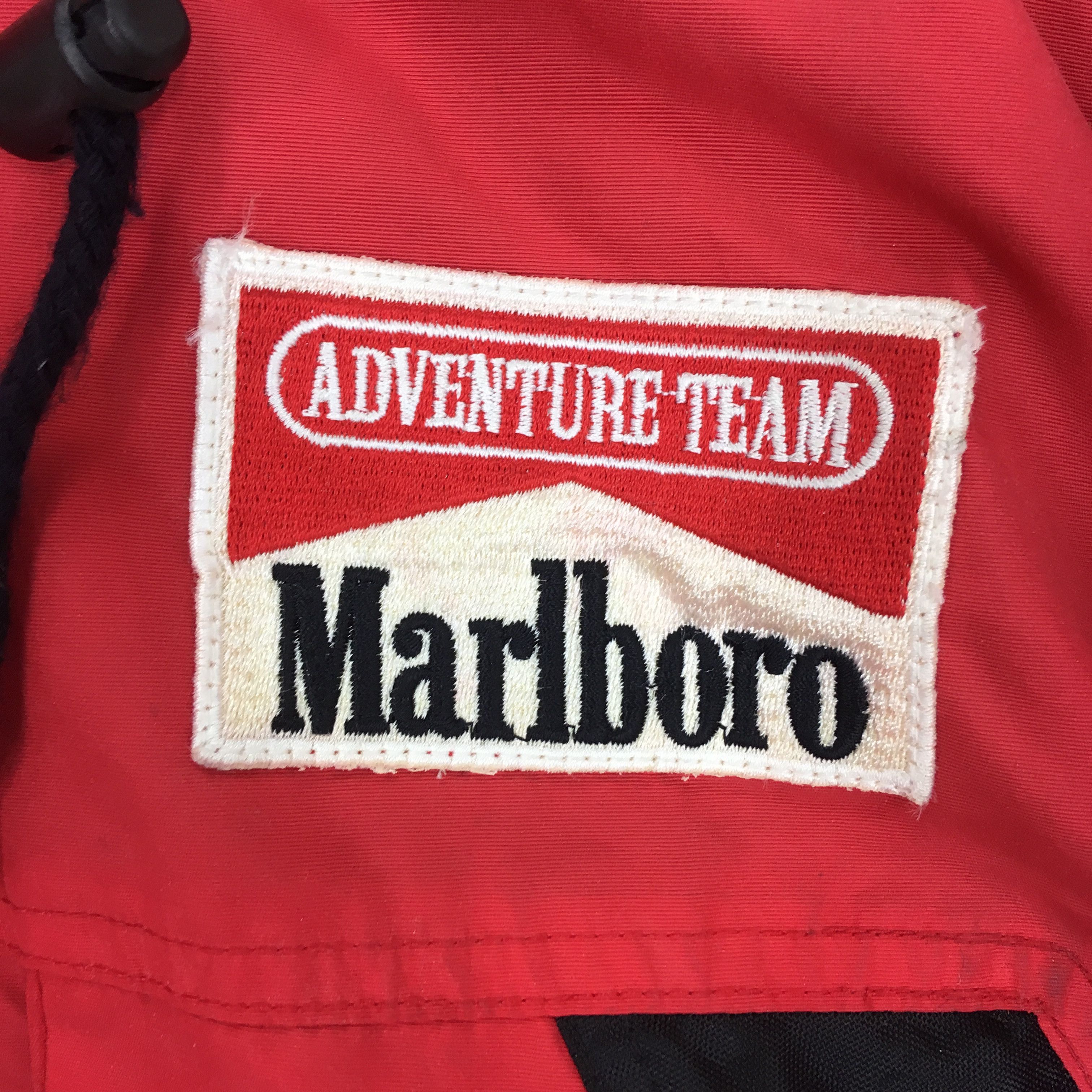 Marlboro Vintage 90s Marlboro Adventure Team Red Ski Jacket Size US L / EU 52-54 / 3 - 6 Thumbnail