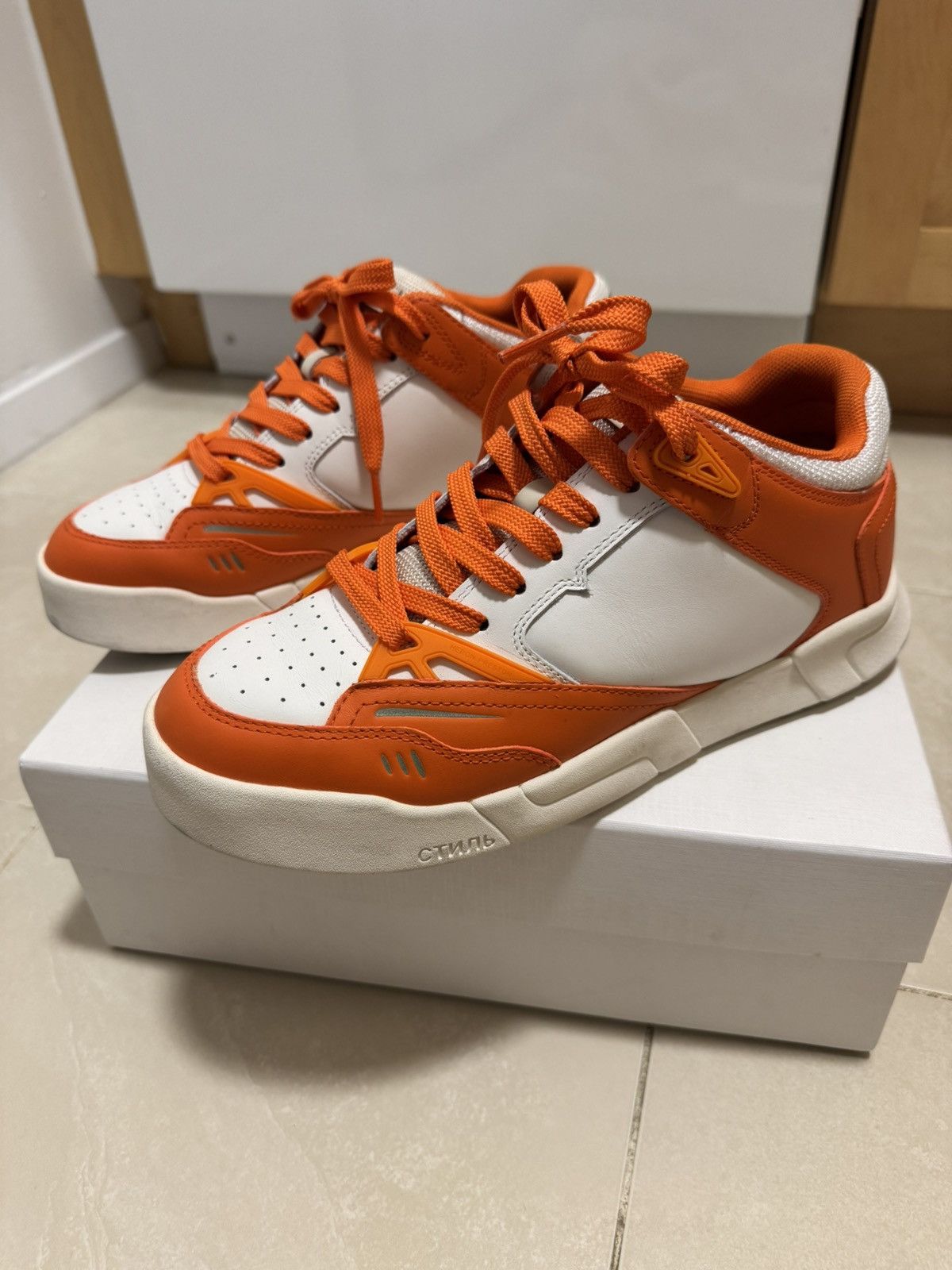 Heron Preston Heron Preston Low Key Logo Low-Top Leather Sneakers Size 41 Size US 8 / EU 41 - 1 Thumbnail