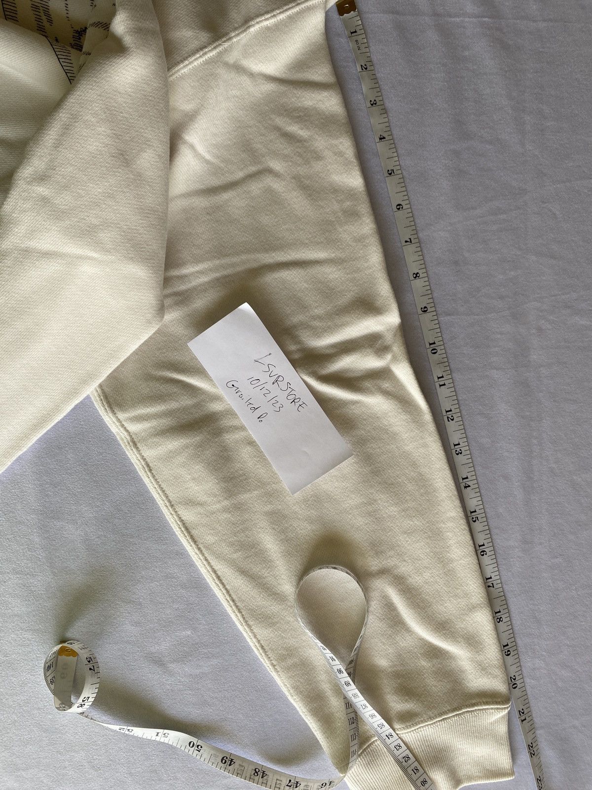 Kaws × Uniqlo Kaws x Uniqlo Companion 01 Off White Crewneck XXL Rare Size* Size US XXL / EU 58 / 5 - 12 Thumbnail