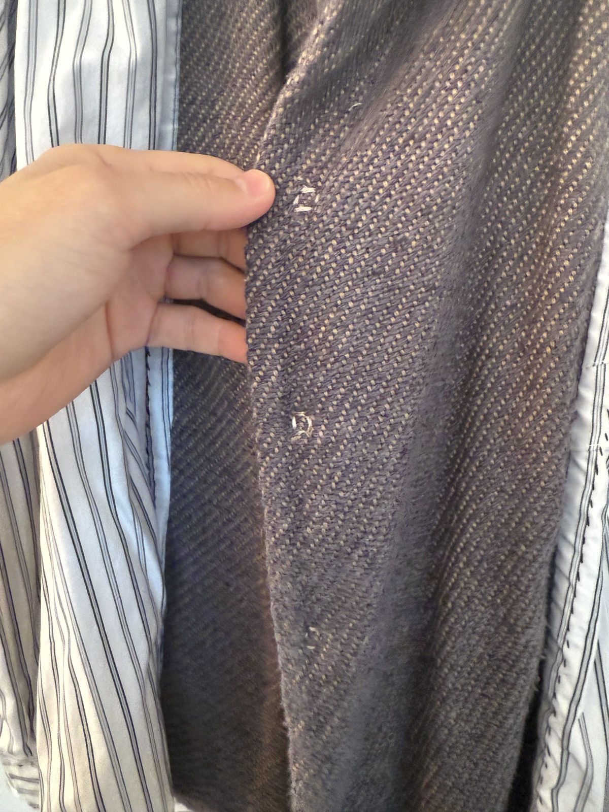 GEOFFREY B.SMALL／sleeveless shirt(stripe witt-striped-sleeveless-v-neck