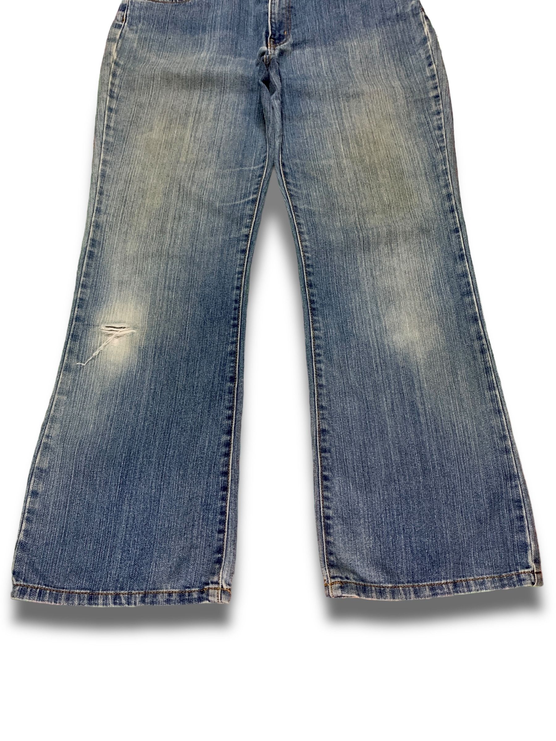 Japanese Brand SALES🔥Vintage Japanese Brand Blue Wash Distress Flare Jeans Size US 26 / EU 42 - 6 Thumbnail