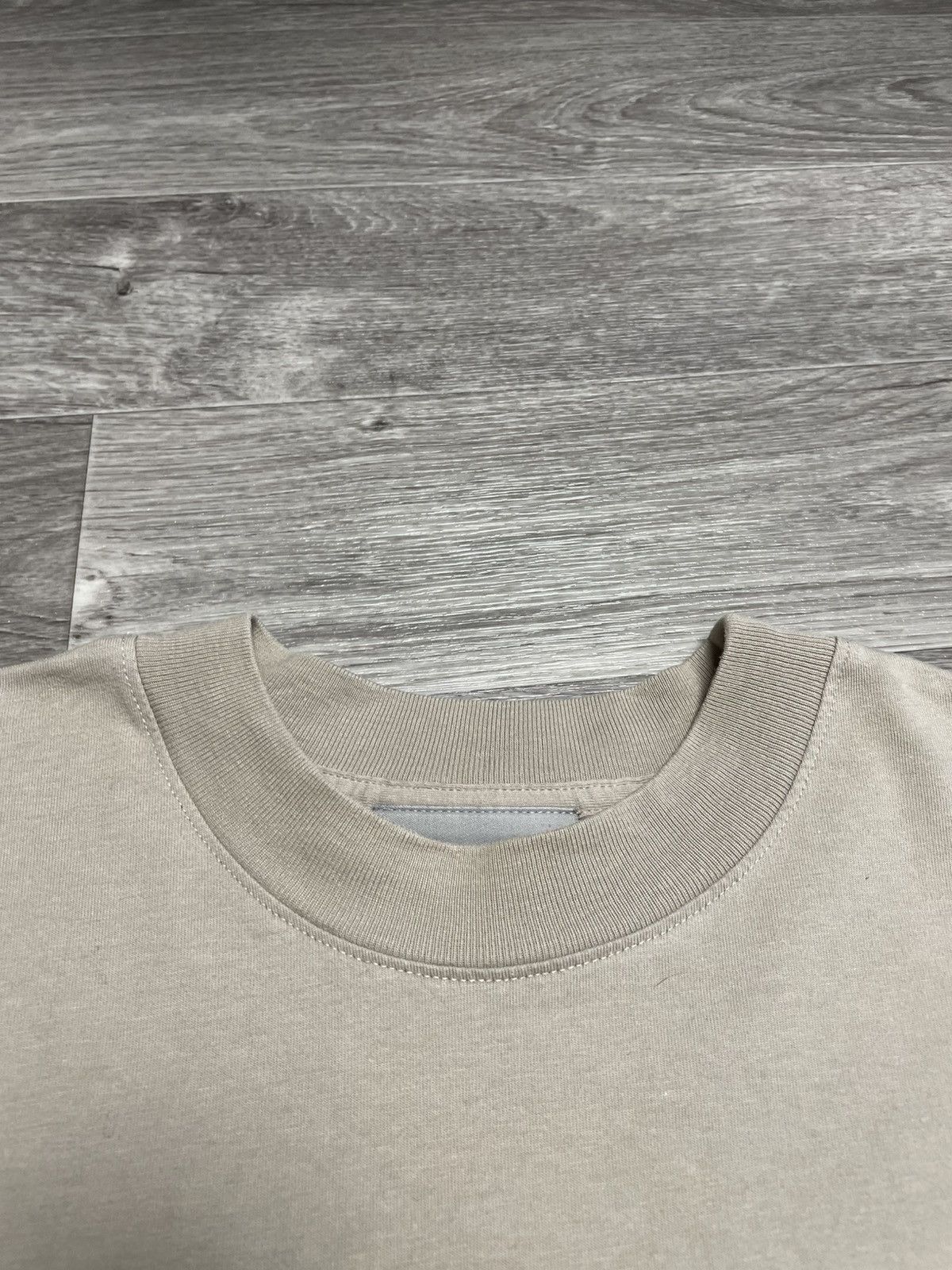 Essentials Fear Of God Essentials Beige Reflective Logo Long Sleeve Tee Size US S / EU 44-46 / 1 - 14 Thumbnail