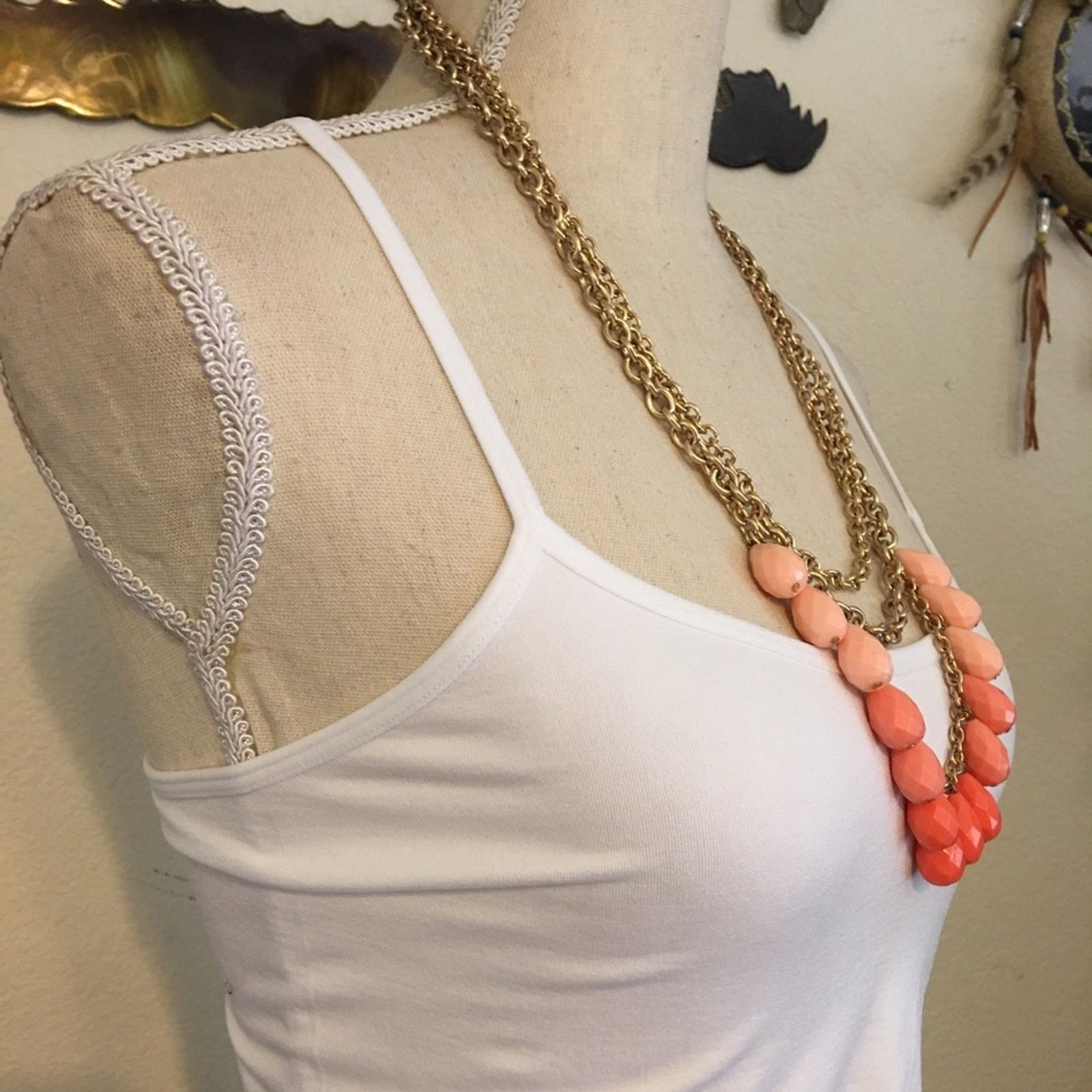 Vintage Vintage peach chandelier gold tone chain necklace Size ONE SIZE - 2 Thumbnail