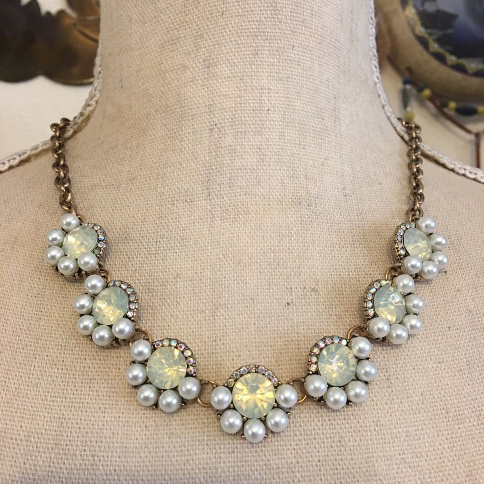 Jewelry Antique Style Faux Opal Ab Pearl Necklace in Gold, Women's