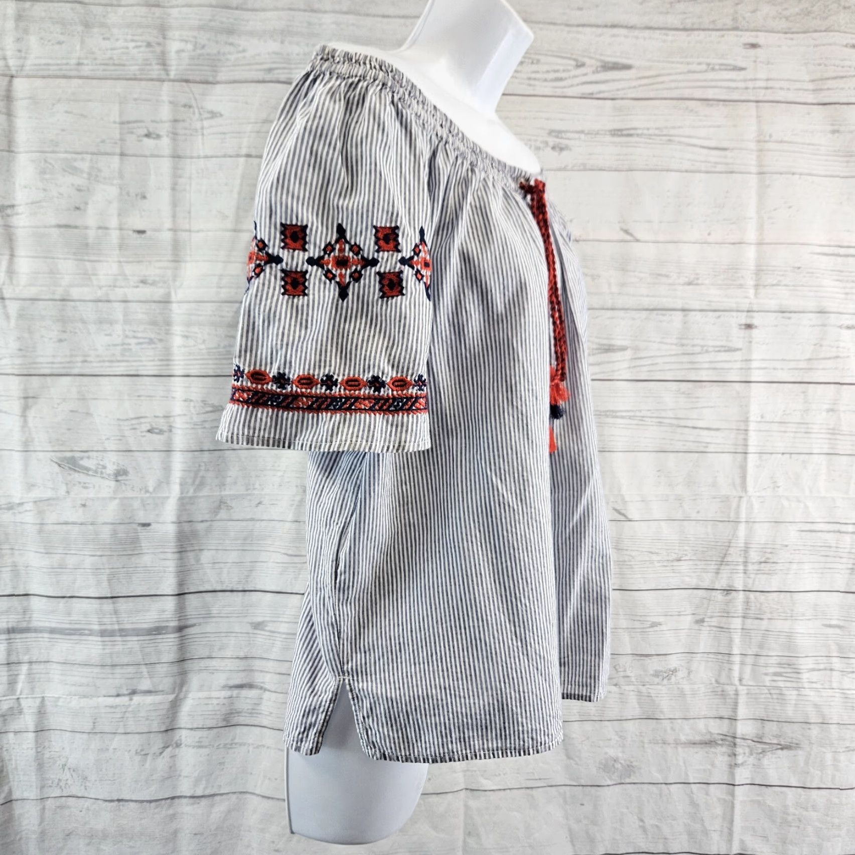 Loft VINTAGE Ann Taylor LOFT Womens Top Sz Medium Blue Red Embroidered Striped Tassels Size M / US 6-8 / IT 42-44 - 3 Thumbnail