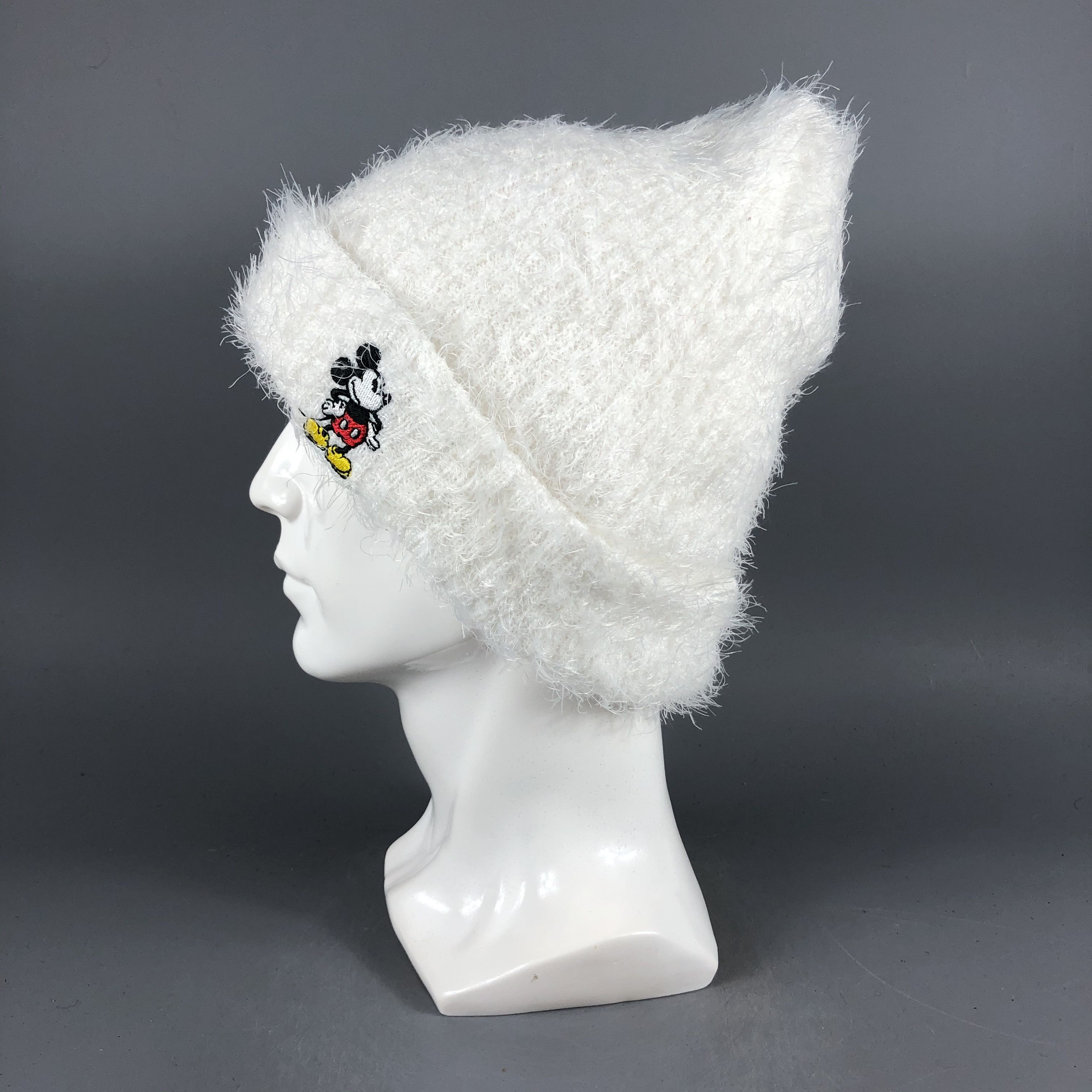Disney × Mickey Mouse × Vintage Womens Mickey Mouse Hairy Beanie Snow Hat Snow Cap -D981 Size ONE SIZE - 1 Thumbnail