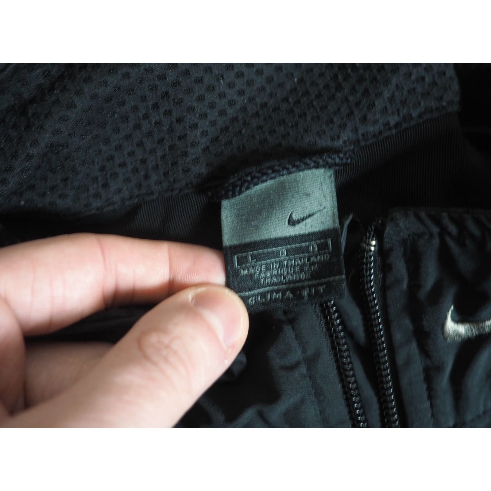 Nike VINTAGE Nike Windbreaker Jacket Climalite Dark Gray Nylon Logo Mini Swoosh L Men Size L Size US L / EU 52-54 / 3 - 4 Thumbnail