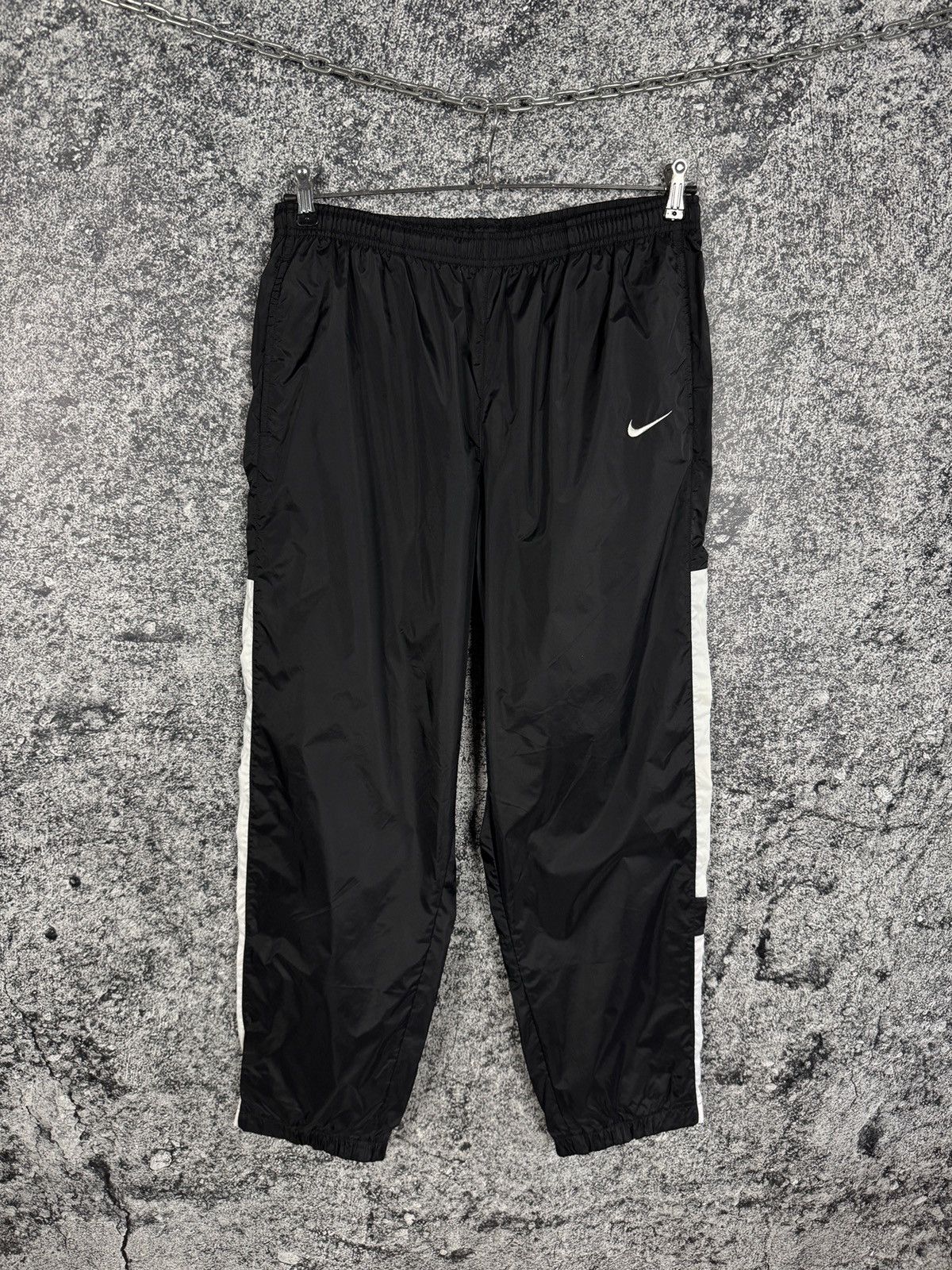 Nike Nike Track Nylon Pants Vintage 90s Style Zip Cuffs Y2K Sz L Size US 36 / EU 52 - 2 Thumbnail