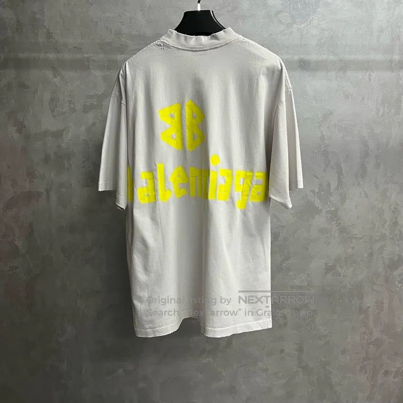 Balenciaga Balenciaga White letter pattern print round neck pullover Size US M / EU 48-50 / 2 - 5 Thumbnail