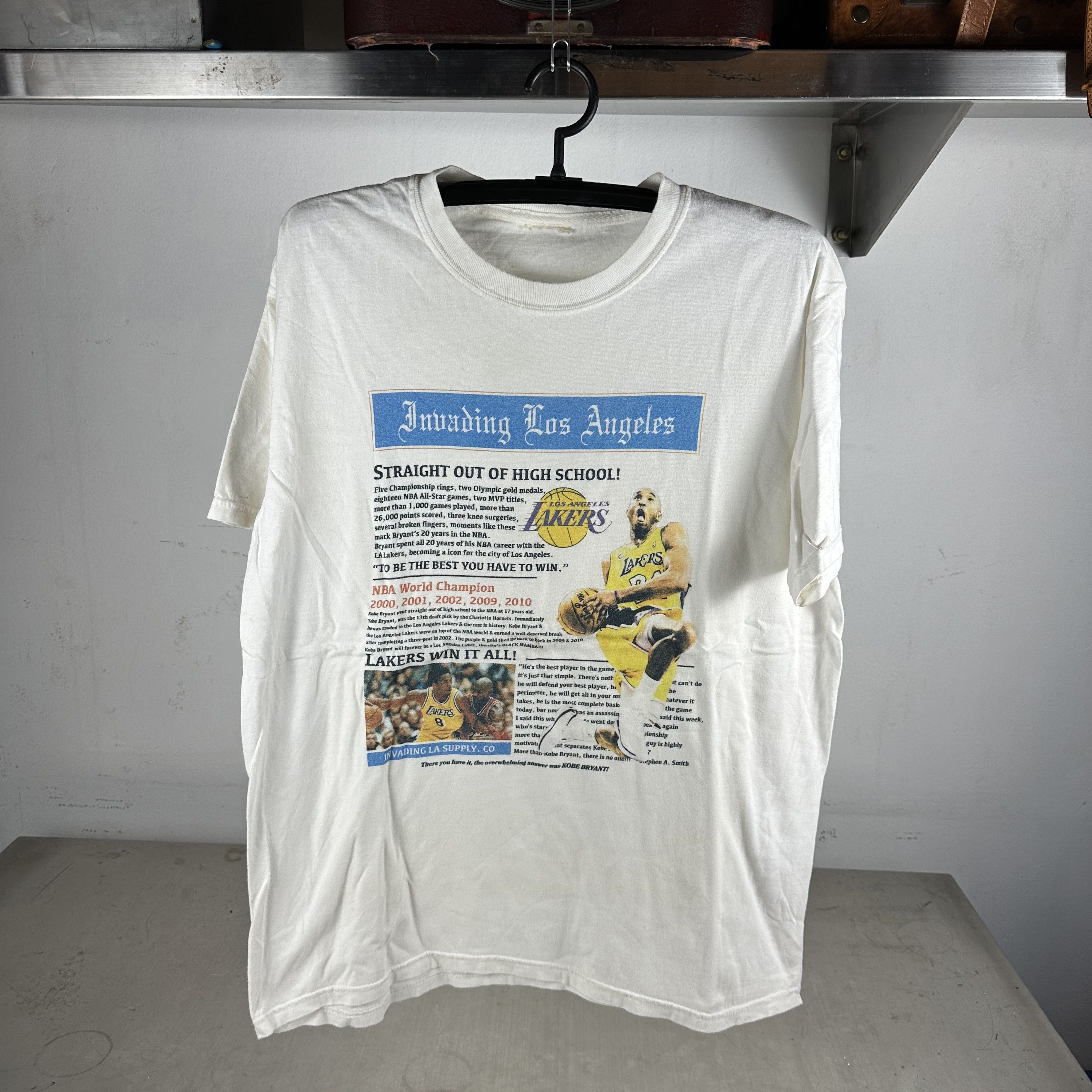 Vintage Kobe Bryant LA Lakers NBA Straight Outta Highschool Tee Size US L / EU 52-54 / 3 - 1 Thumbnail