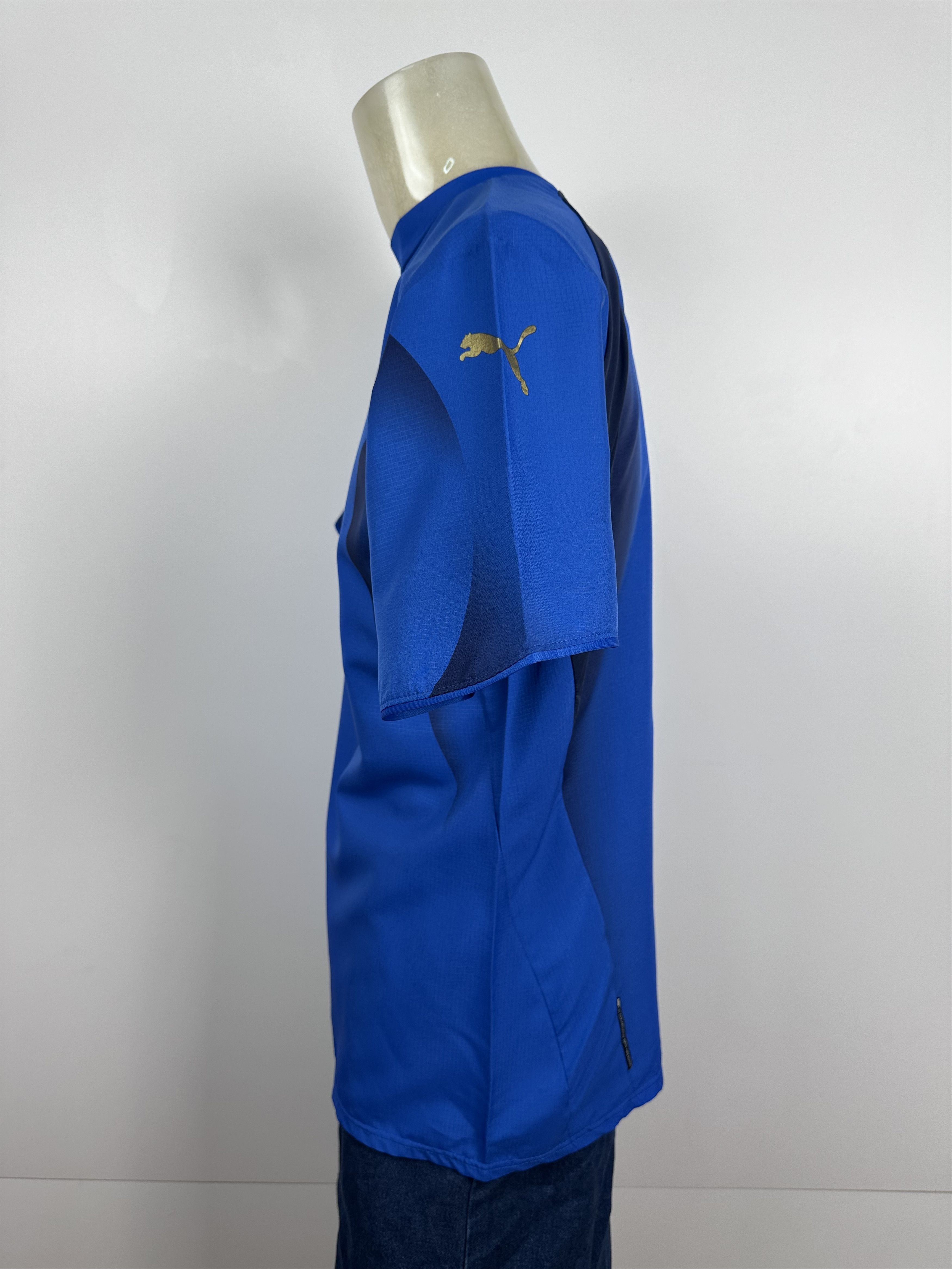 Puma × Vintage ITALY 2005 2006 HOME FOOTBALL SHIRT SOCCER JERSEY PUMA Size US M / EU 48-50 / 2 - 5 Thumbnail