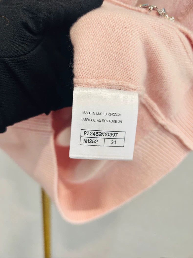 Chanel Chanel Chanel pink cashmere heavy industry stud beaded shor Size XXS / US 00 / IT 34 - 4 Thumbnail
