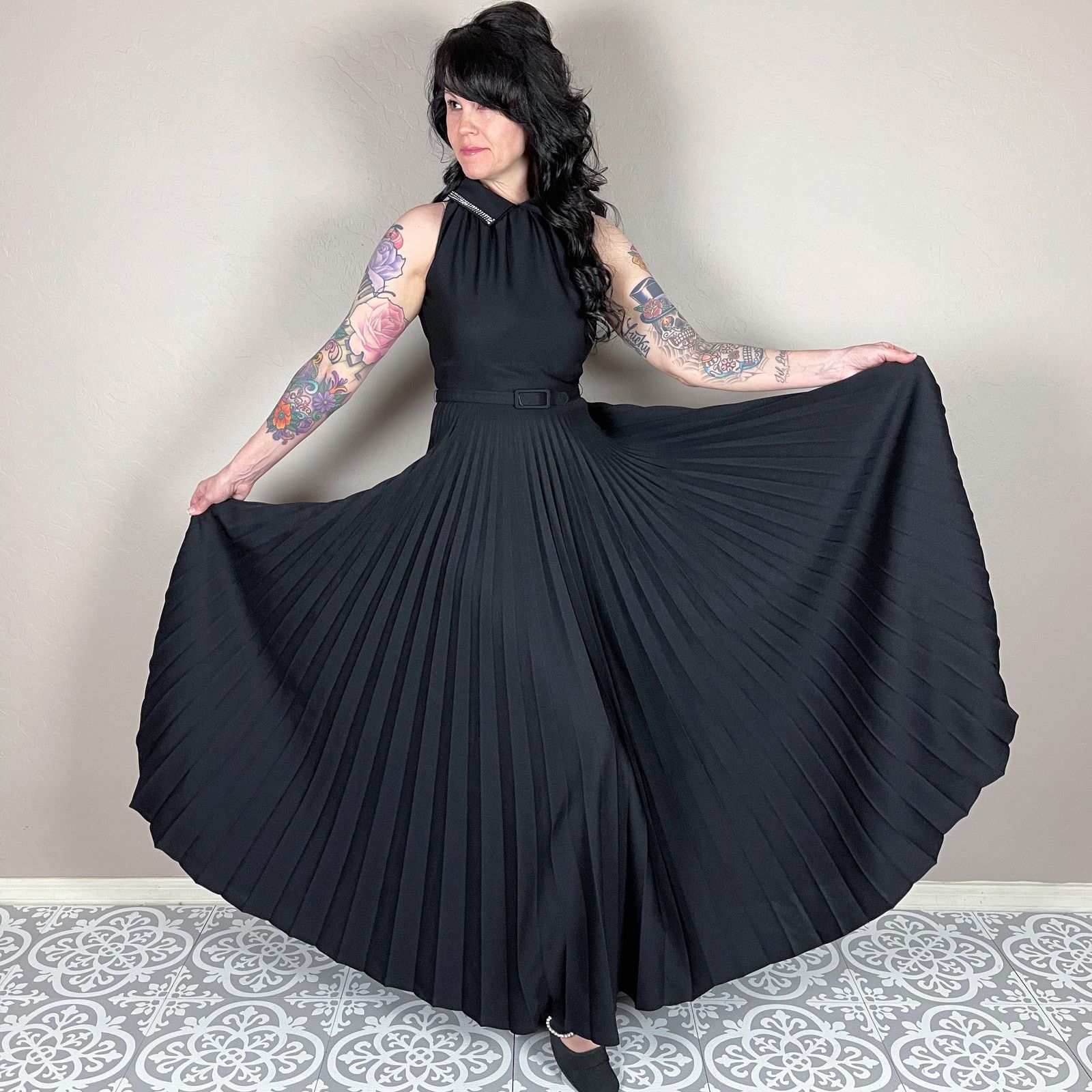 Vintage Vintage 1970s Black Sleeveless Pleated Halter Maxi Size XXS / US 00 / IT 34 - 4 Thumbnail