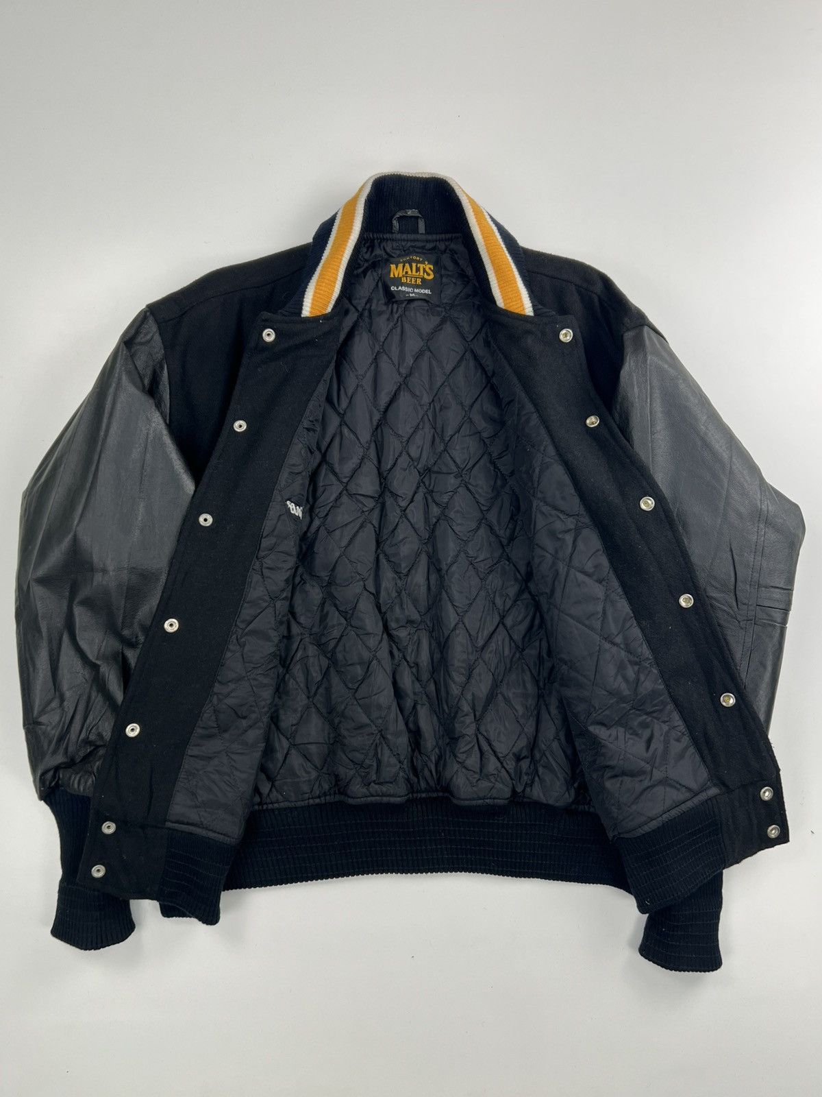 Japanese Brand VINTAGE SUNTORY MALTS BEER VARSITY JACKET Size US M / EU 48-50 / 2 - 7 Thumbnail